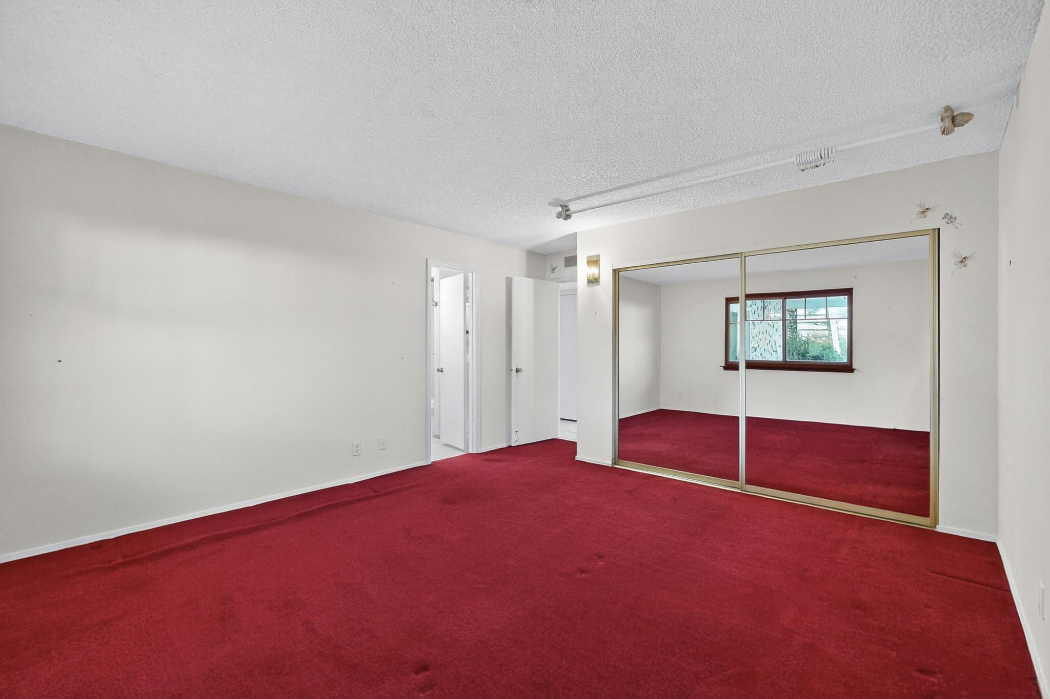 8906 CHAMBERS Place NE