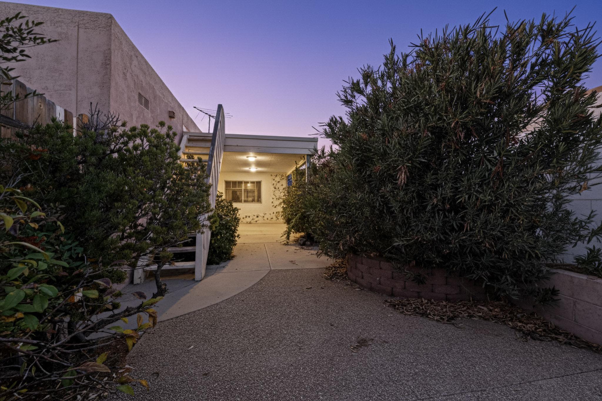 8906 CHAMBERS Place NE