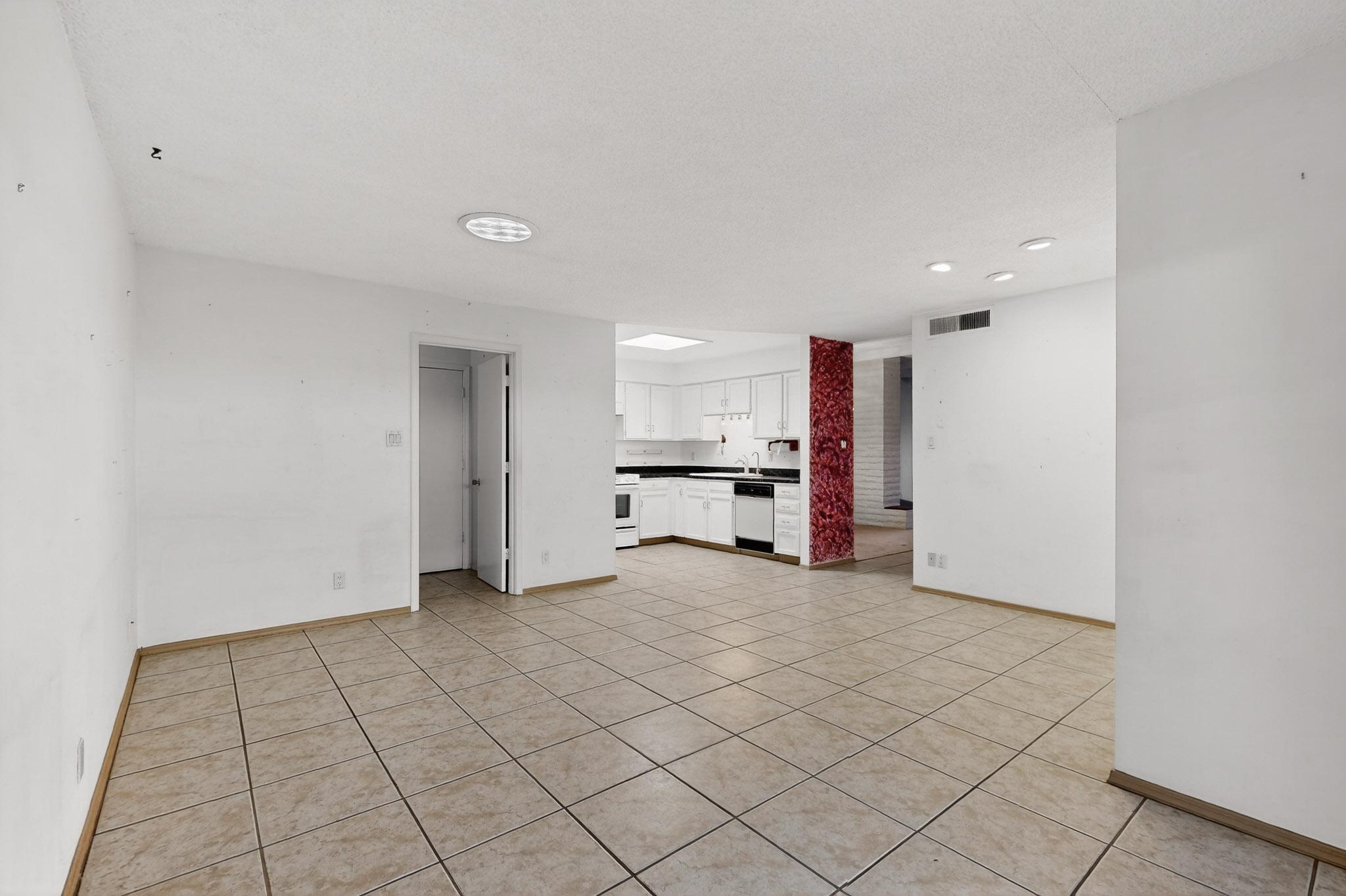 8906 CHAMBERS Place NE