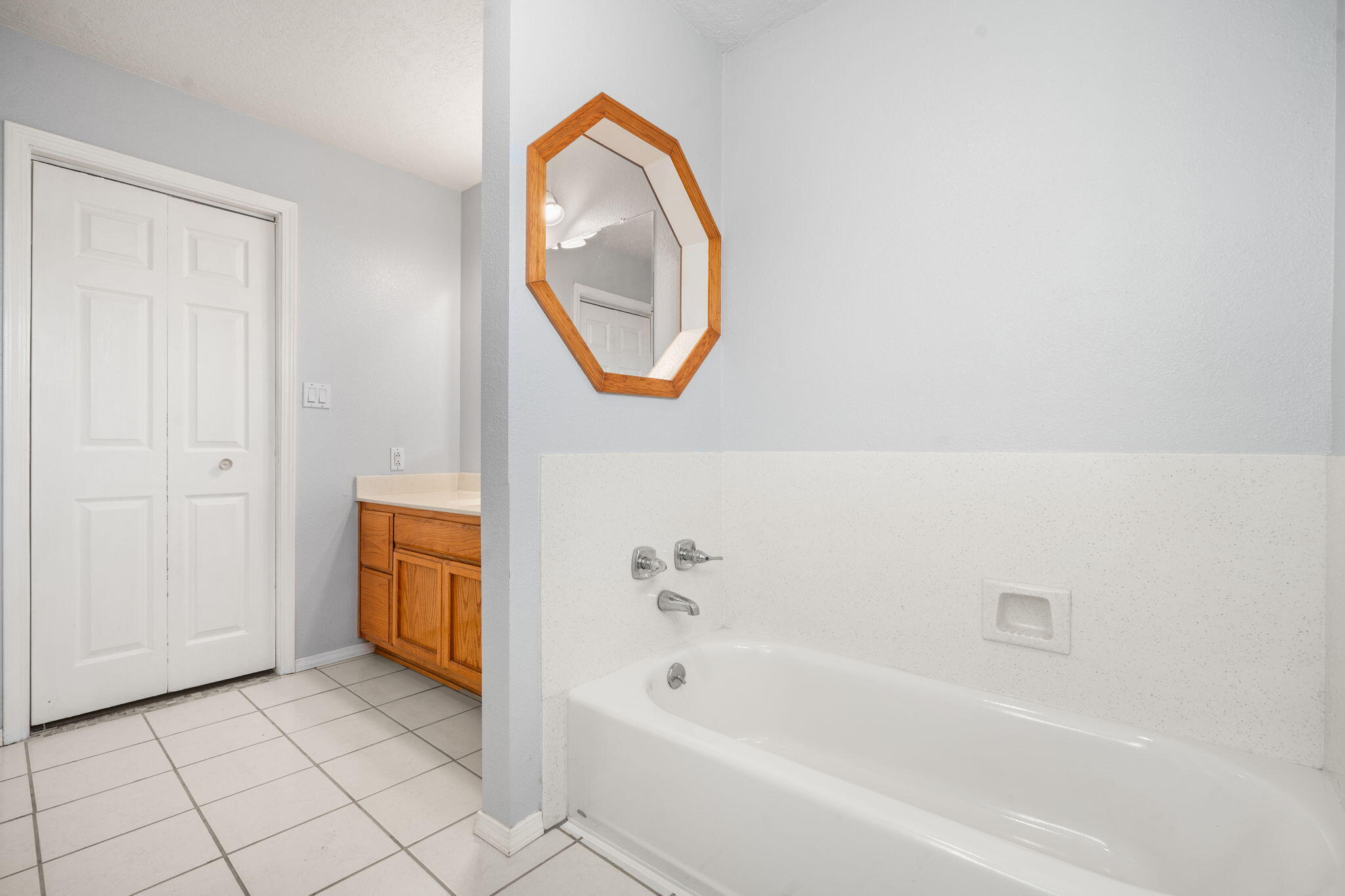 2233 Julie Avenue SW