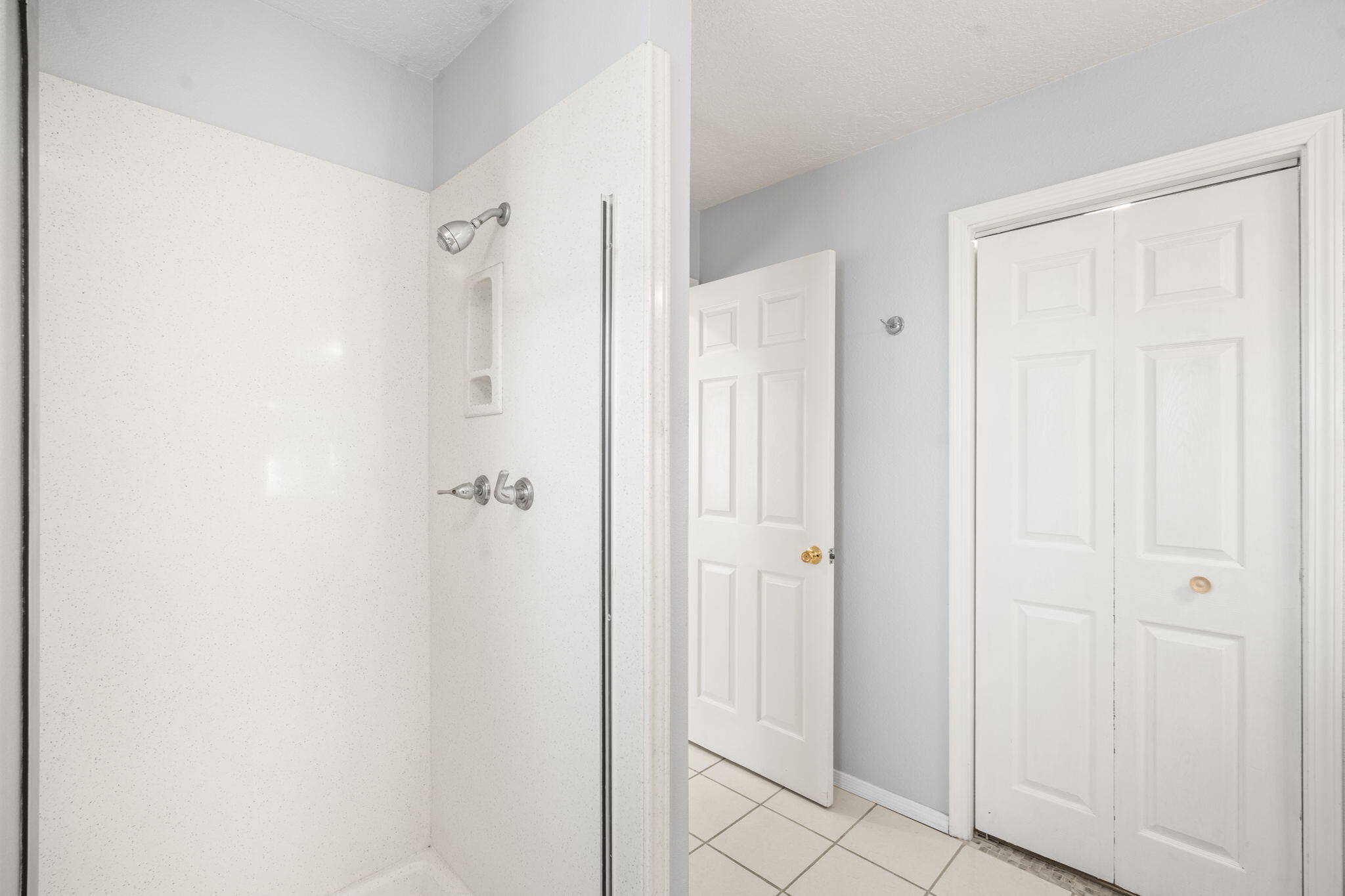 2233 Julie Avenue SW