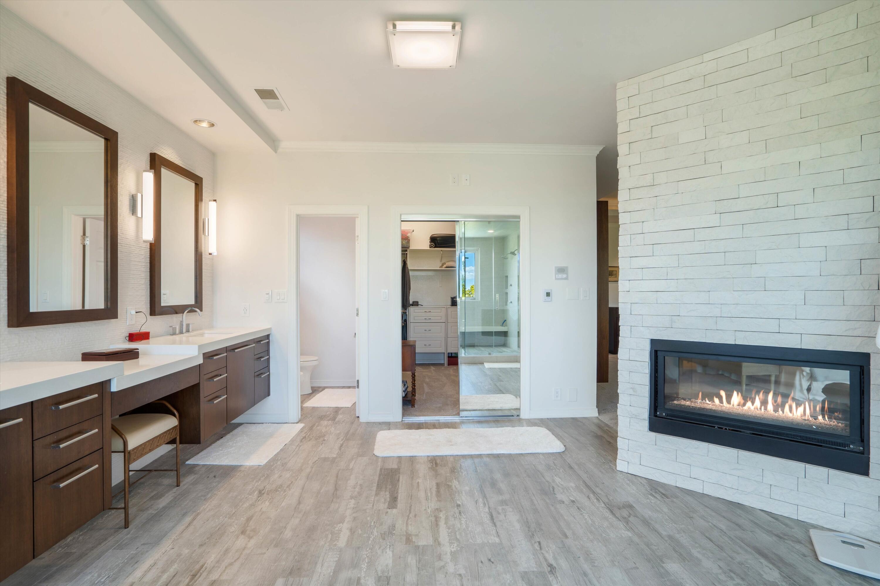 11119 Inverness Court NE