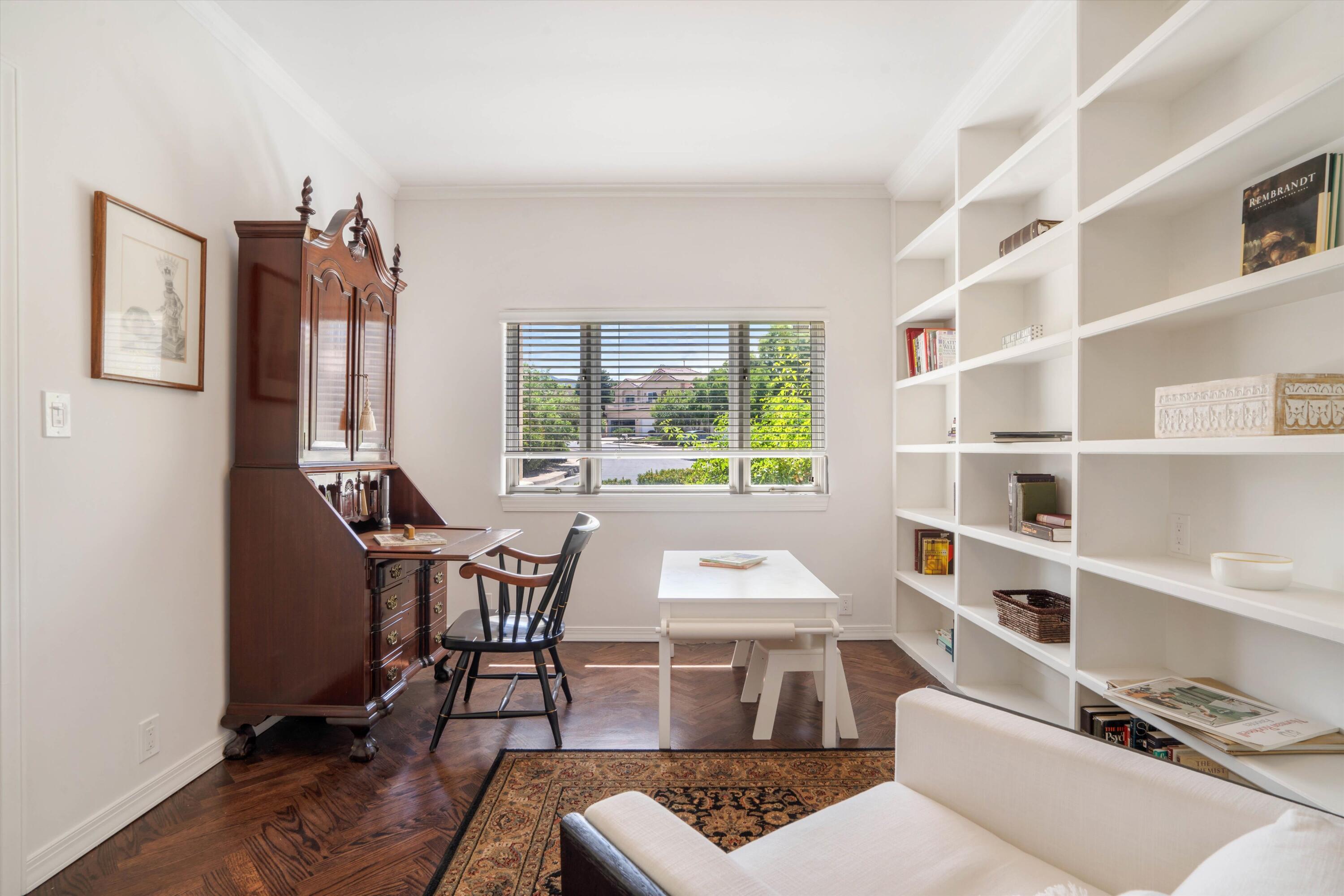 11119 Inverness Court NE