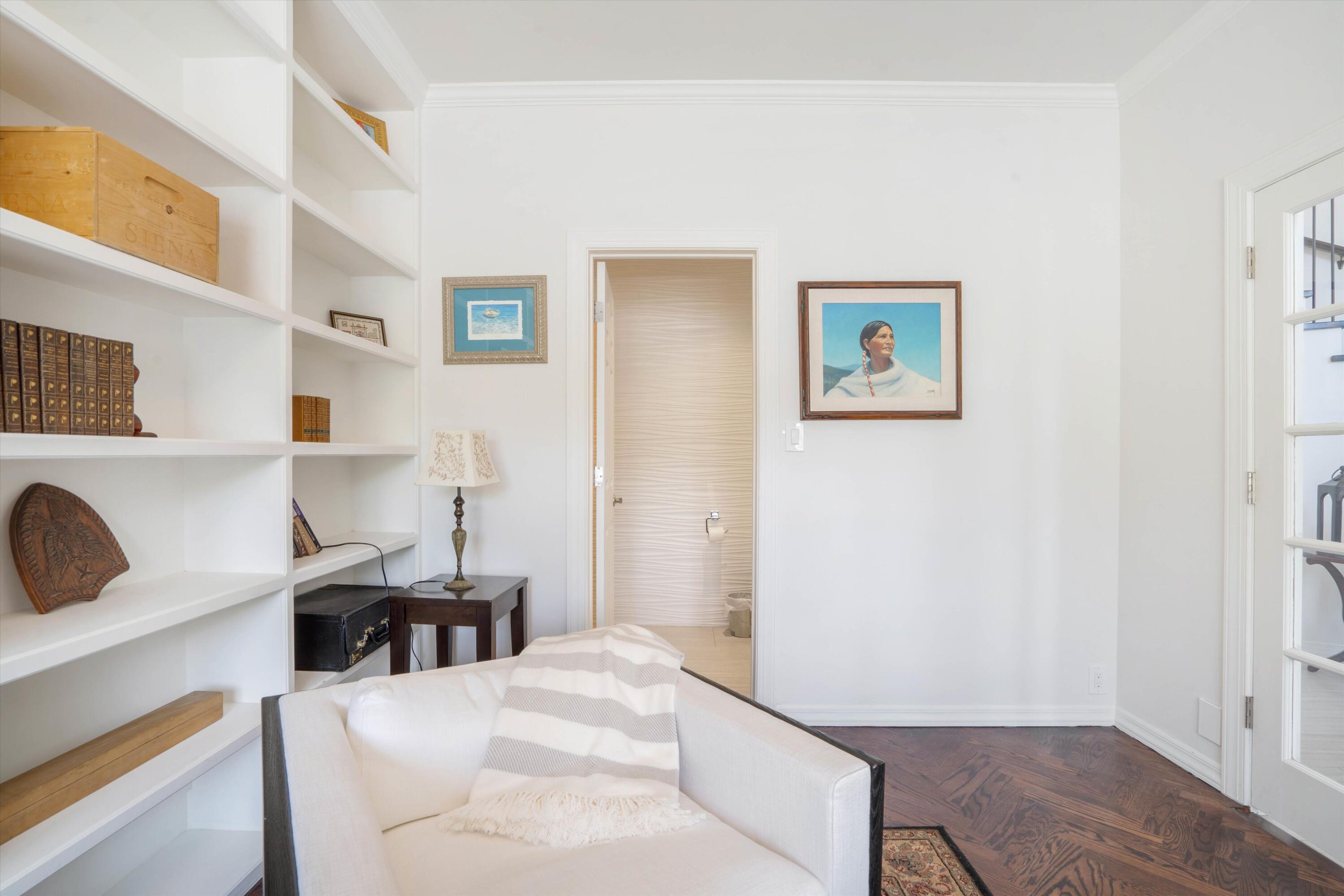 11119 Inverness Court NE