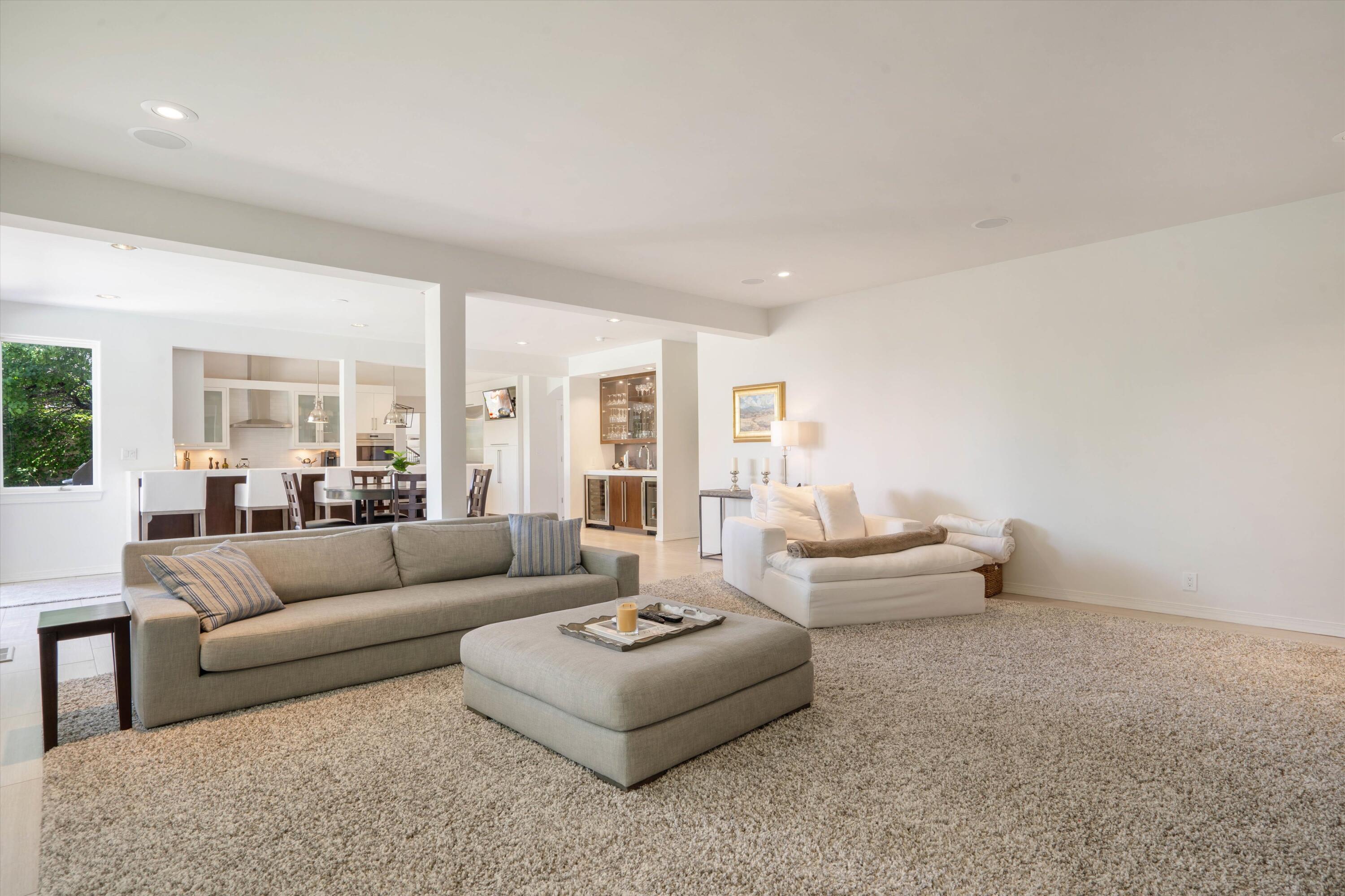 11119 Inverness Court NE