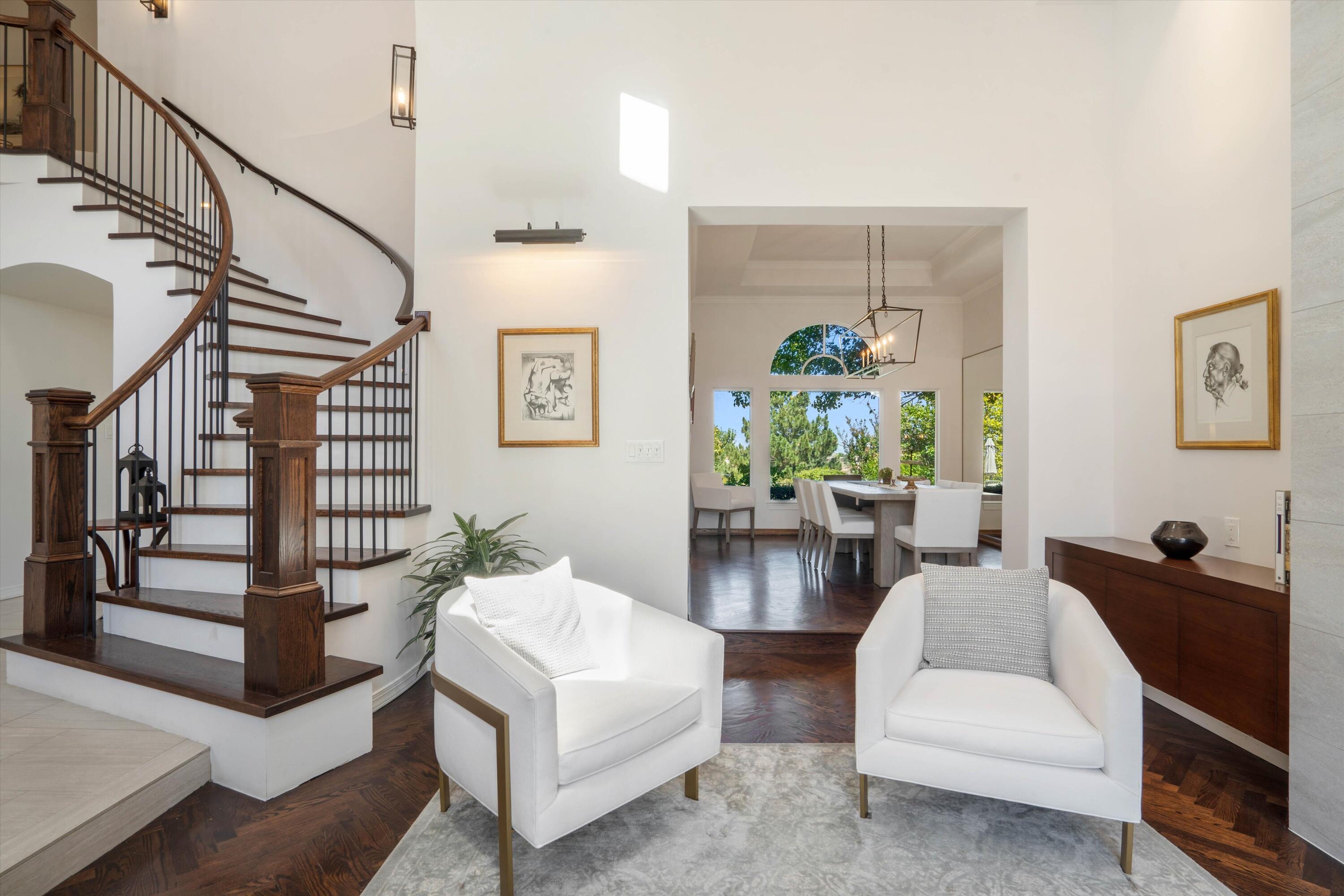 11119 Inverness Court NE