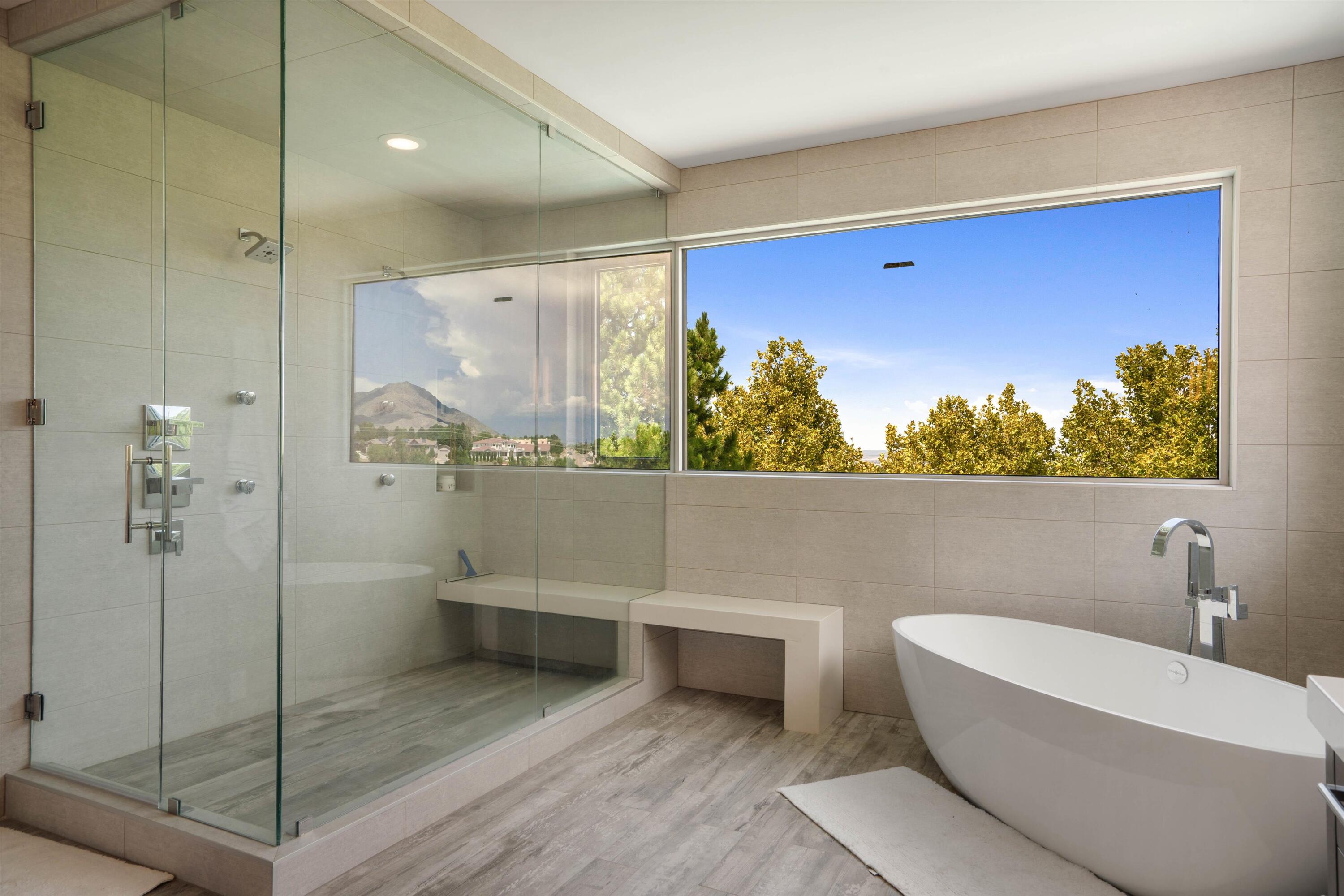 11119 Inverness Court NE