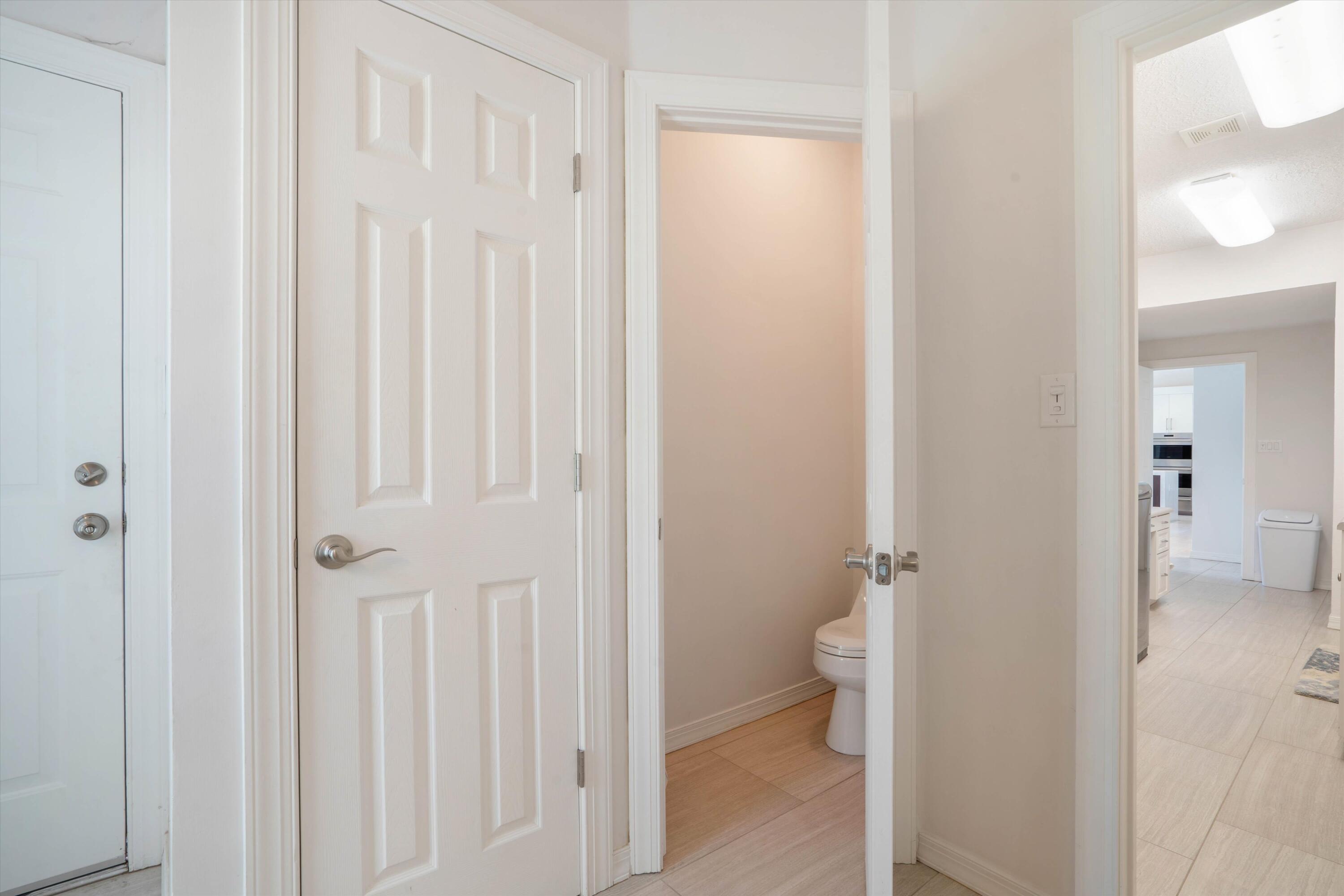 11119 Inverness Court NE