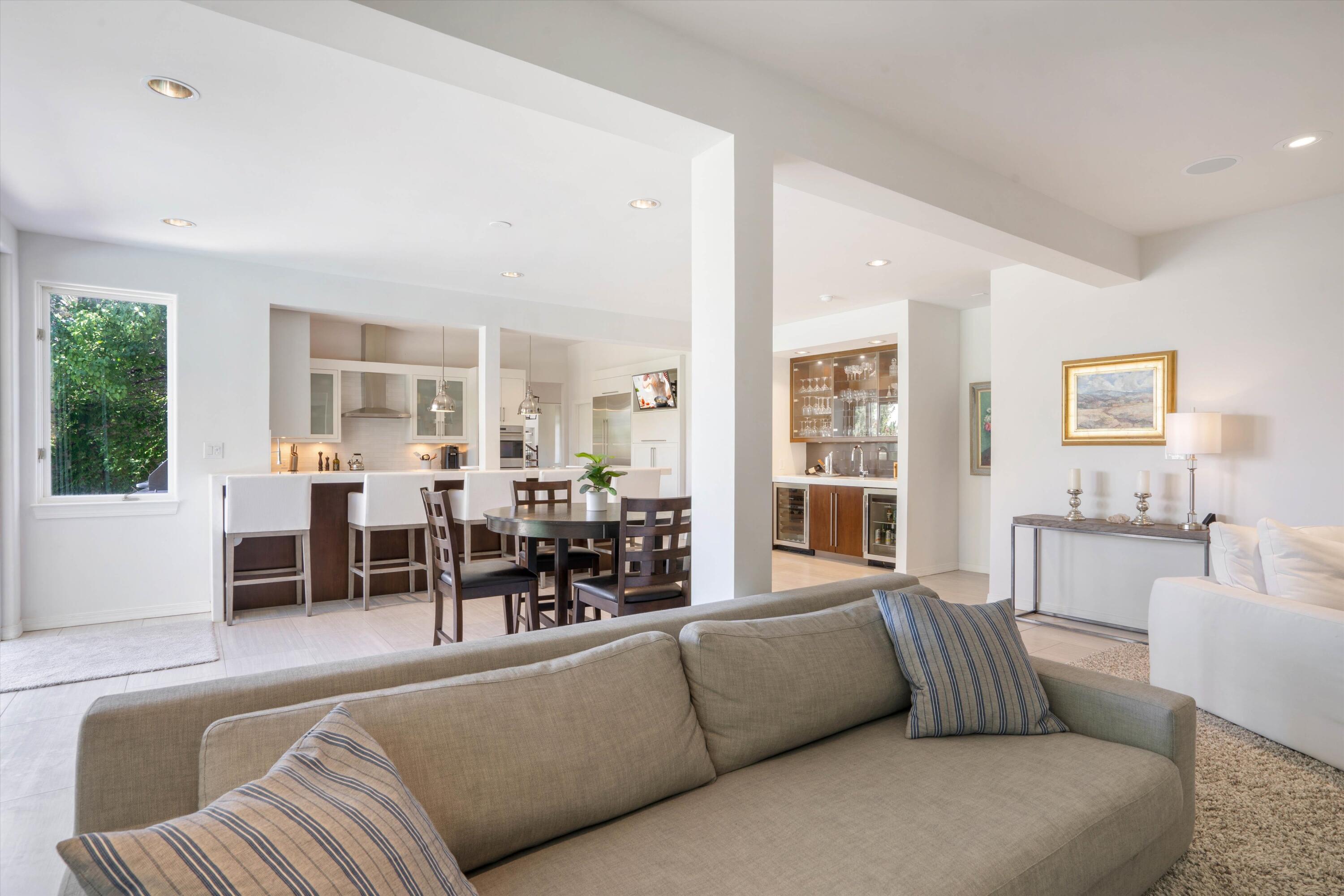 11119 Inverness Court NE