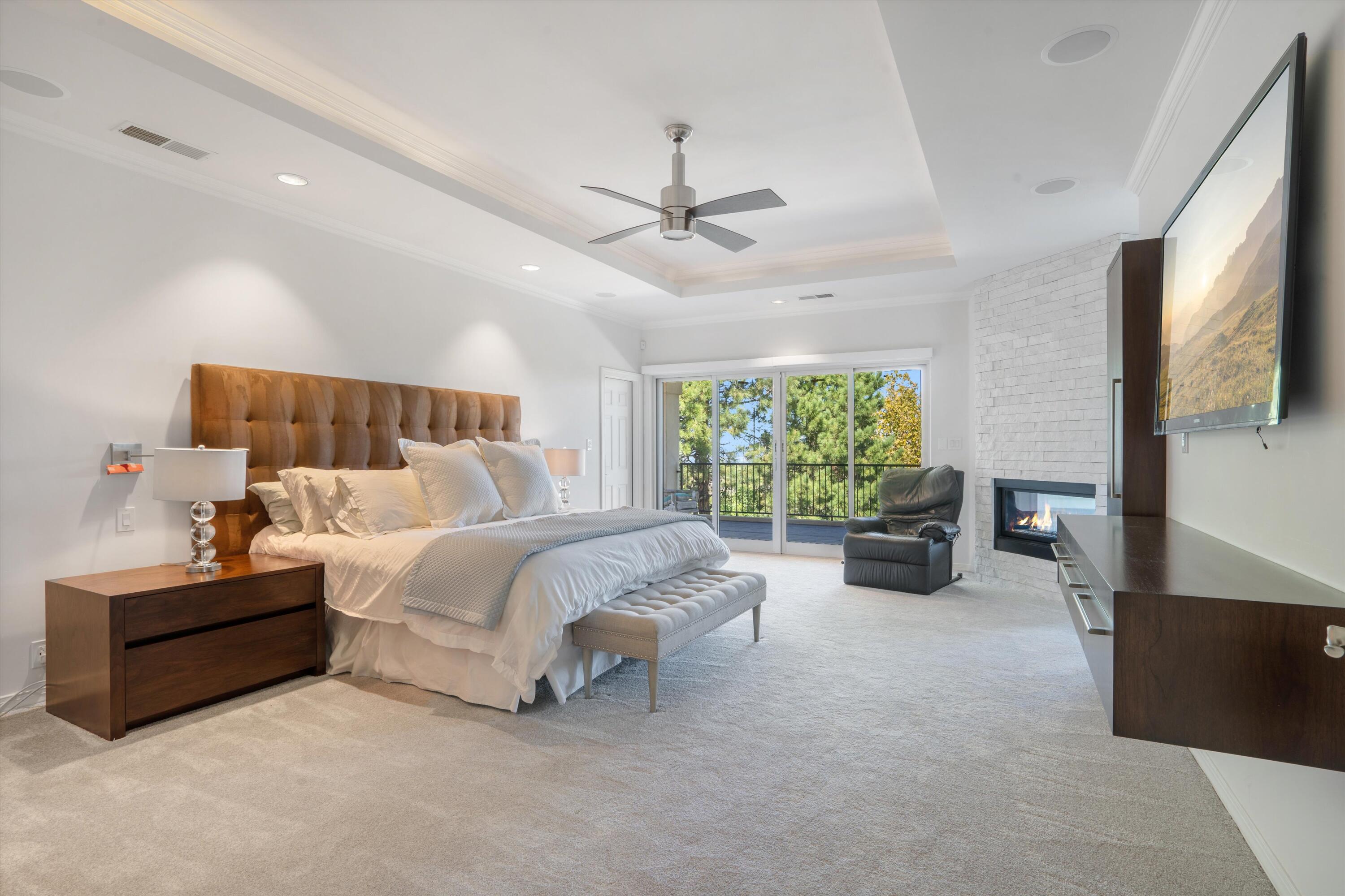 11119 Inverness Court NE