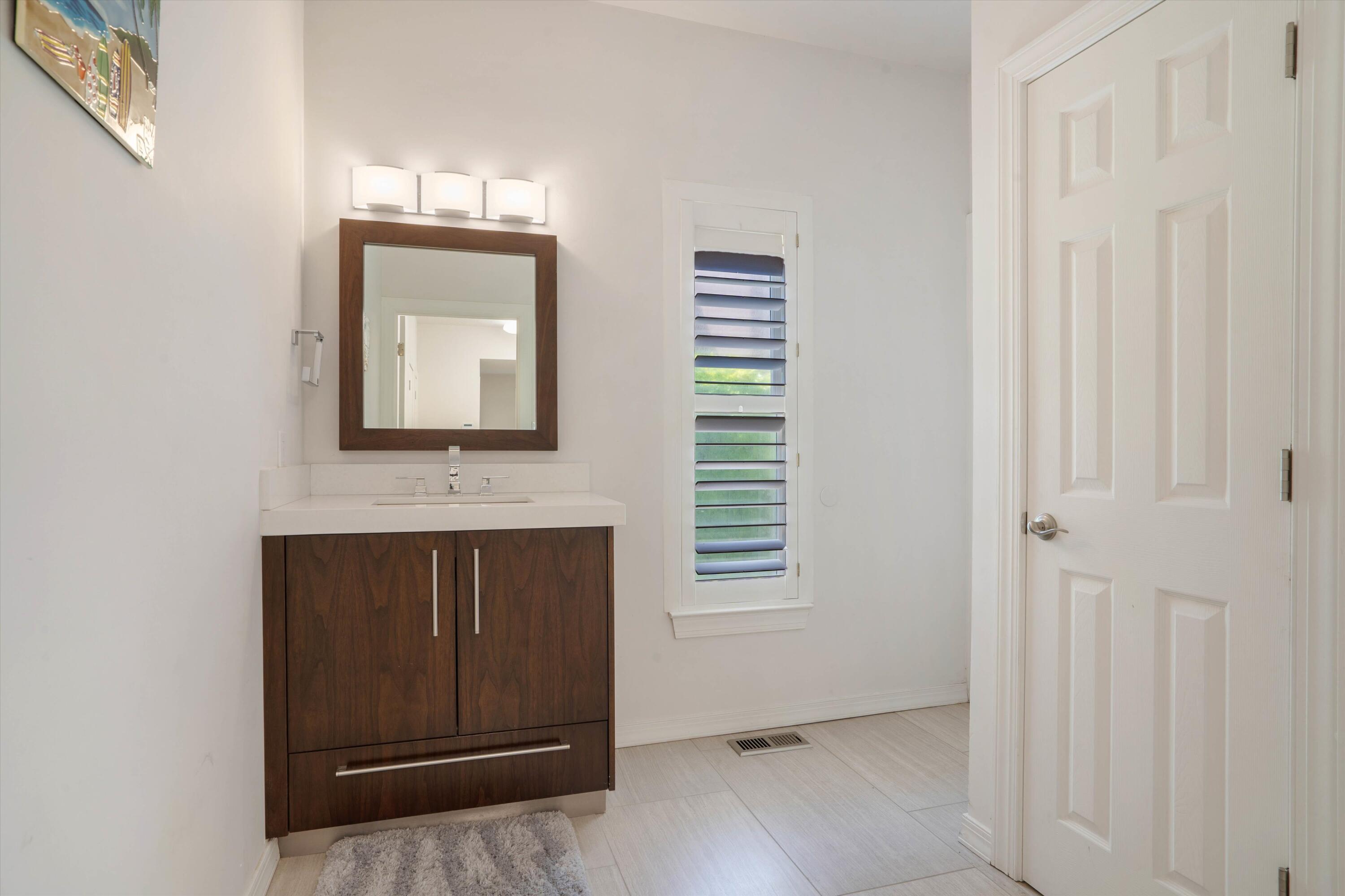 11119 Inverness Court NE