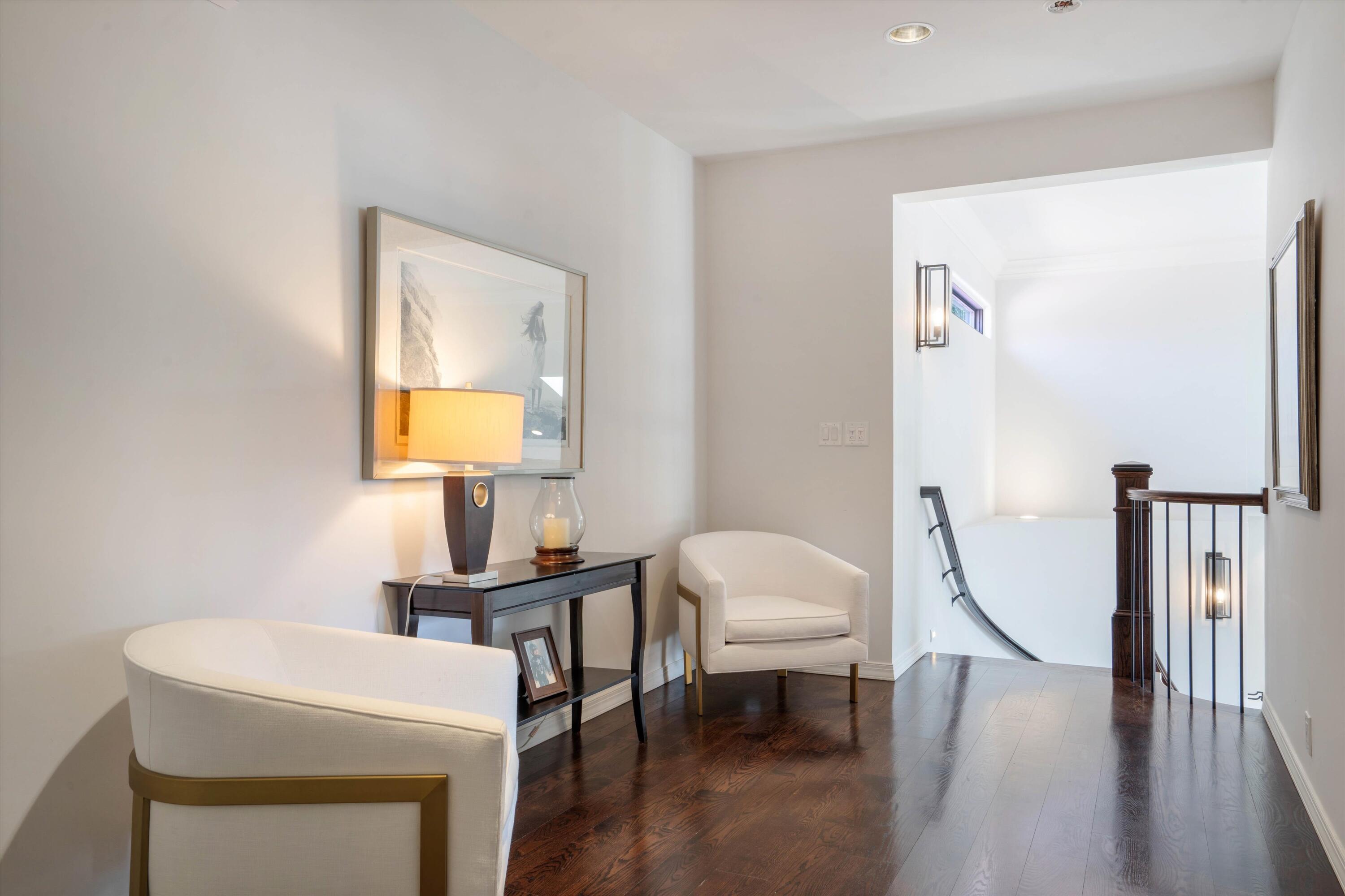 11119 Inverness Court NE