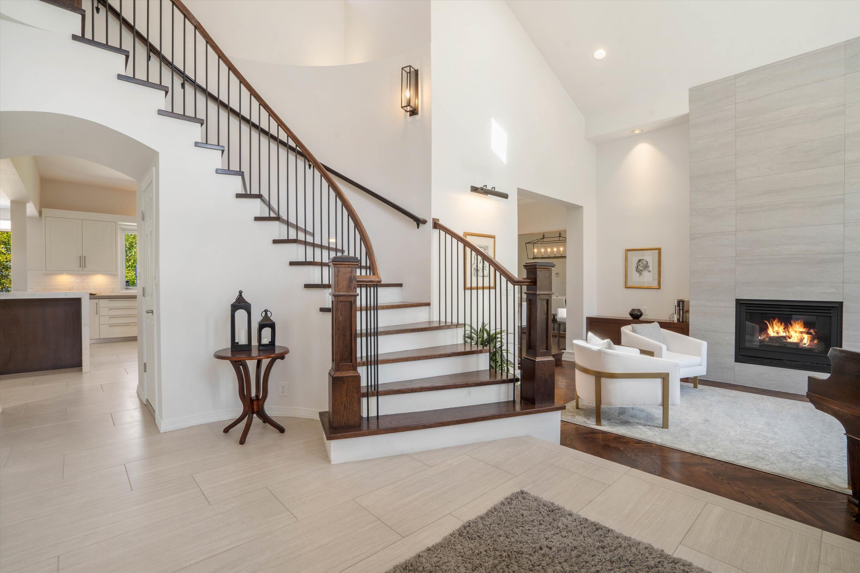 11119 Inverness Court NE