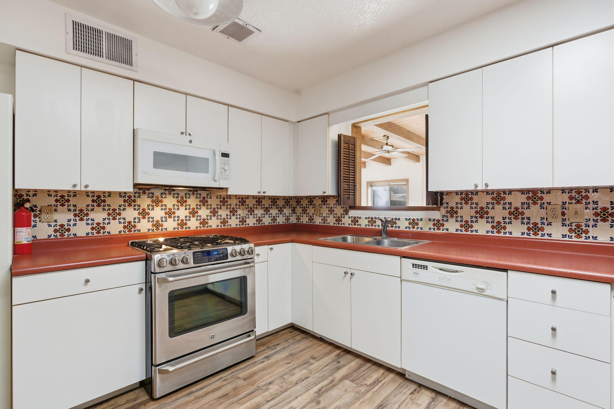 2634 Oro Vista Road NW