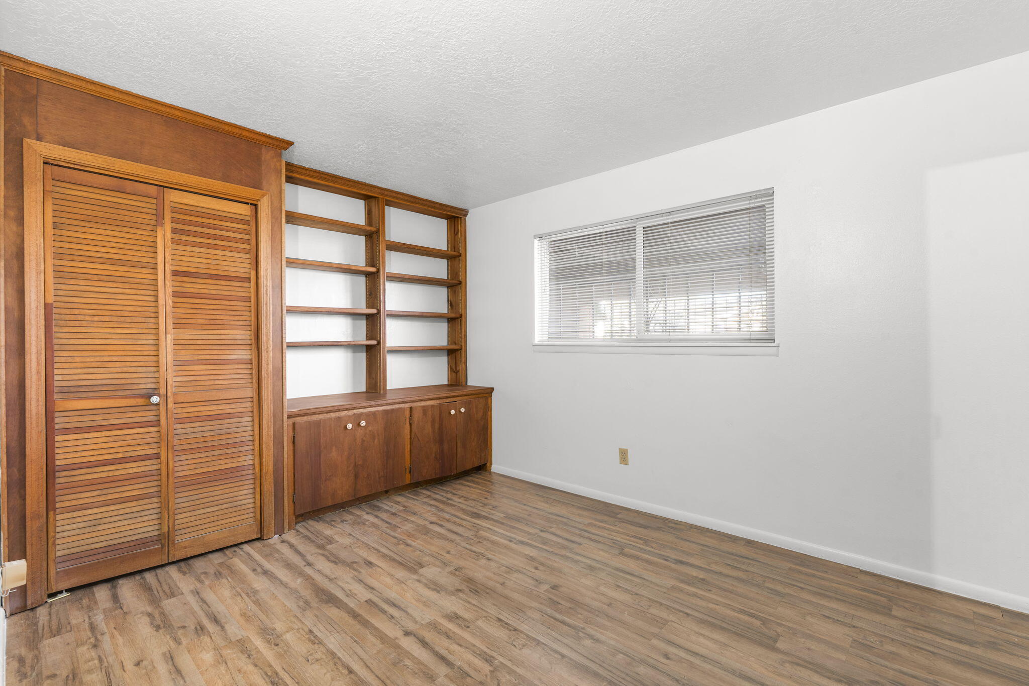 2634 Oro Vista Road NW