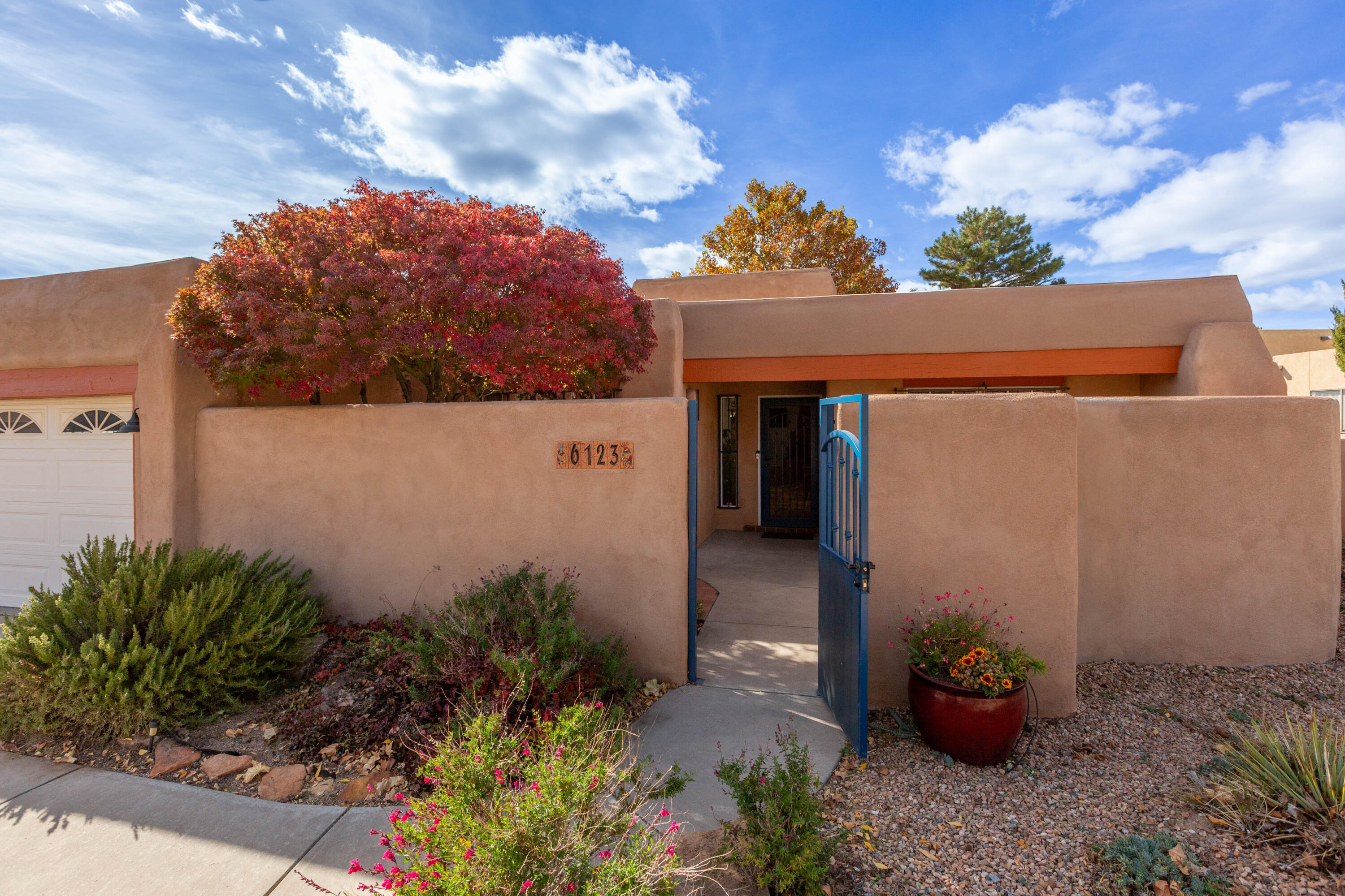 6123 Casa De Vida NE