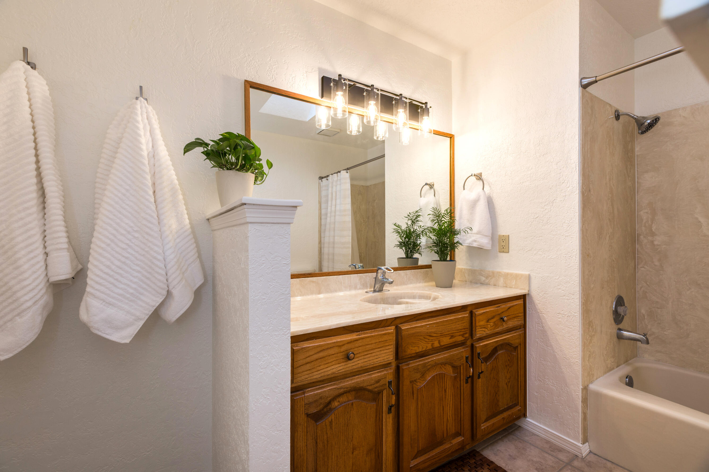 6123 Casa De Vida NE