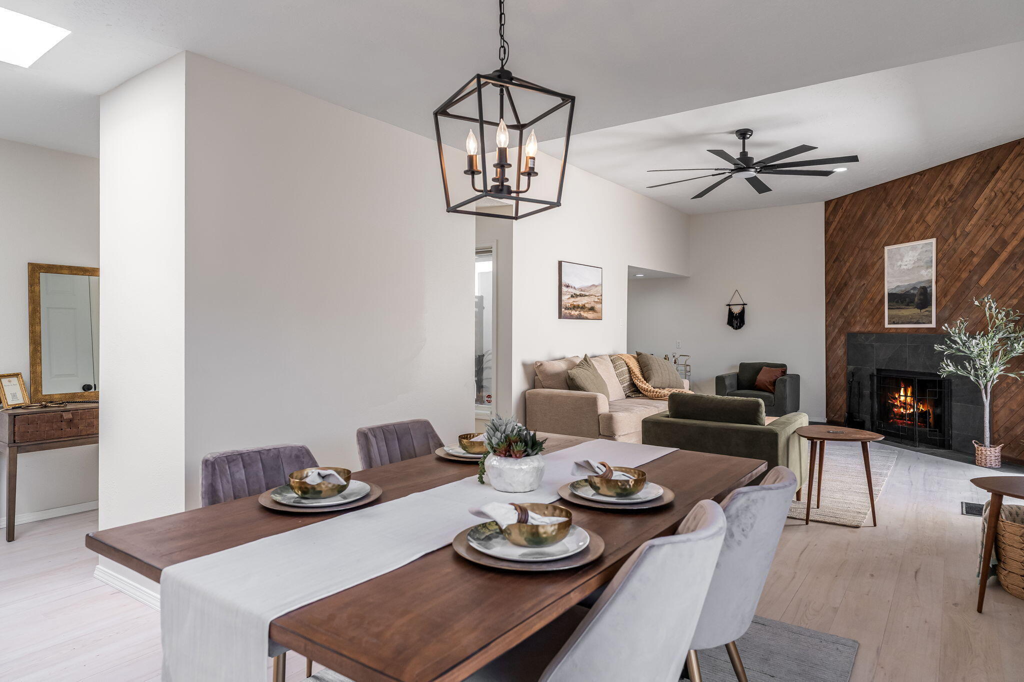 1701 Miracerros Place NE