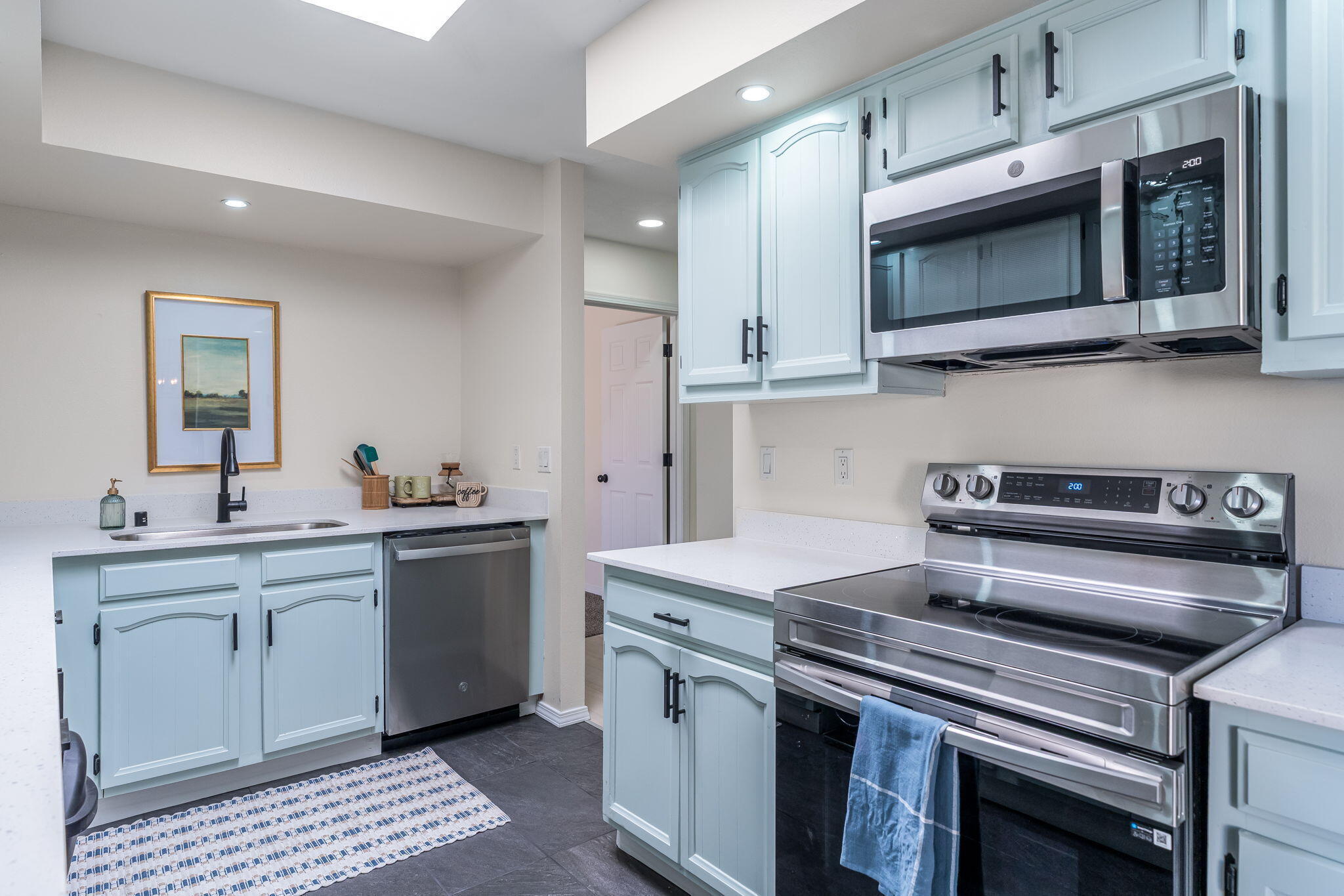 1701 Miracerros Place NE