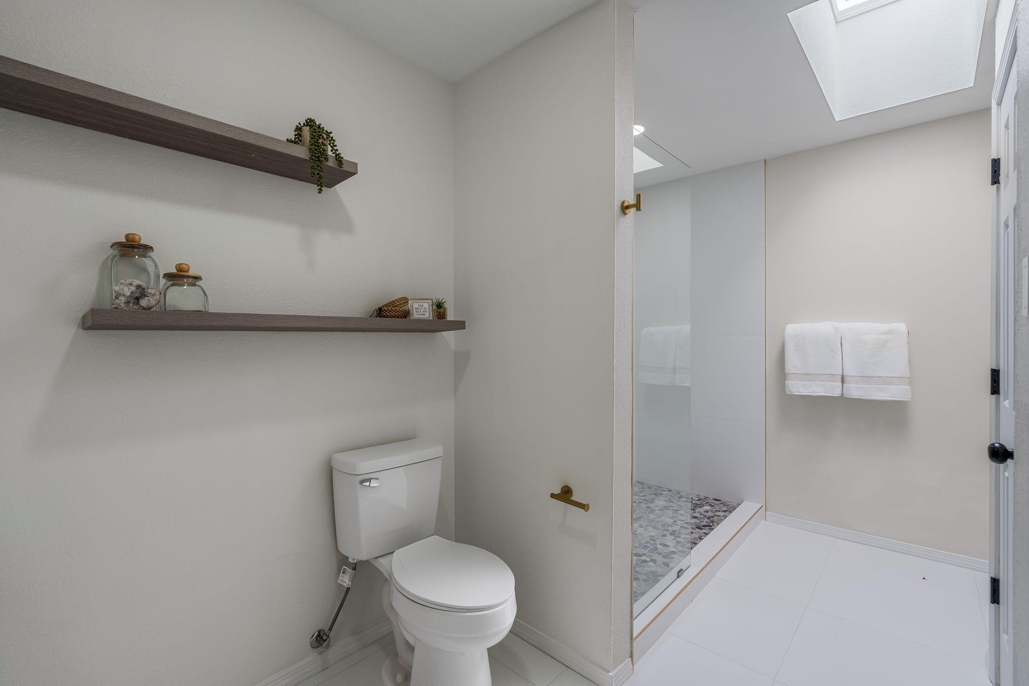 1701 Miracerros Place NE