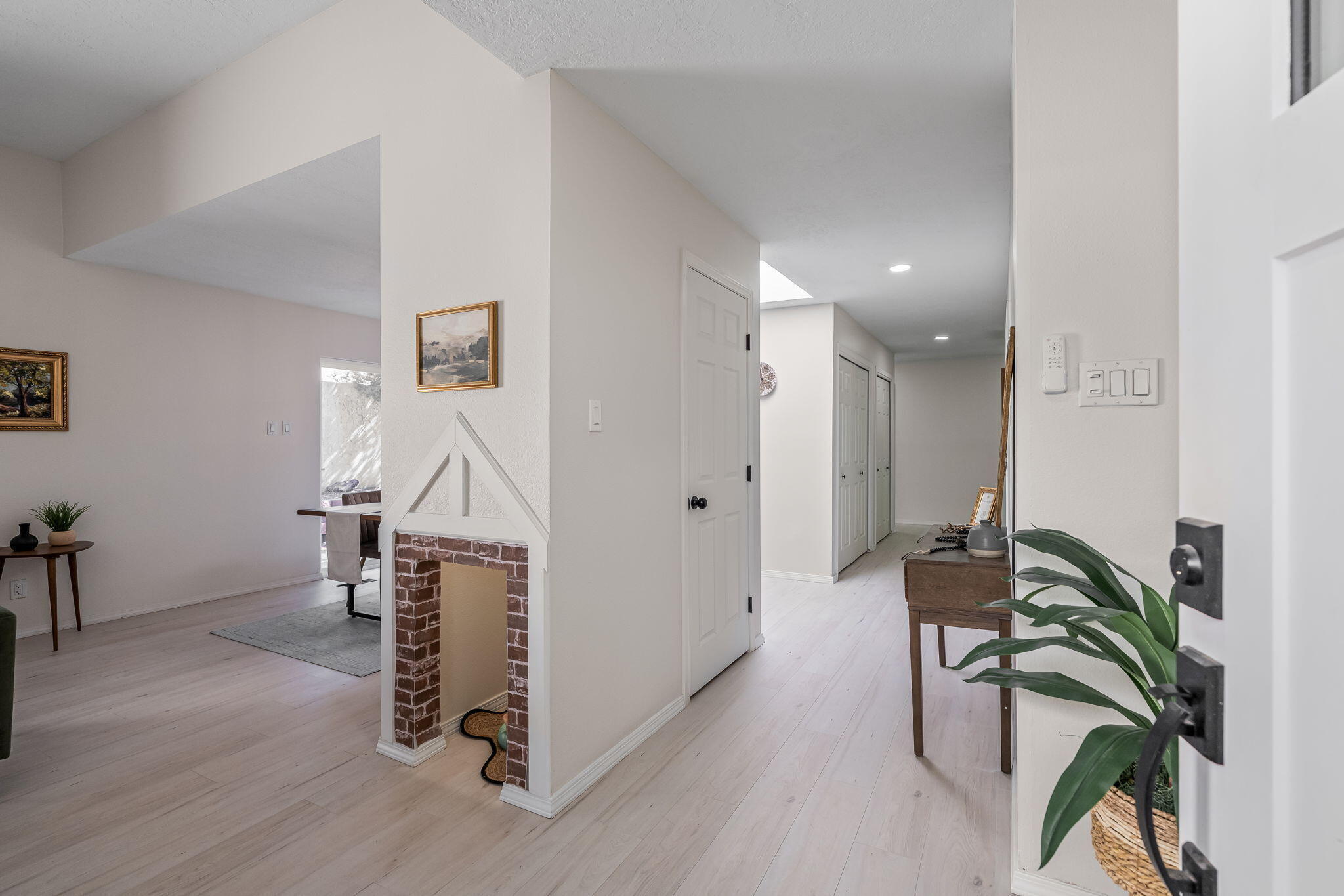 1701 Miracerros Place NE