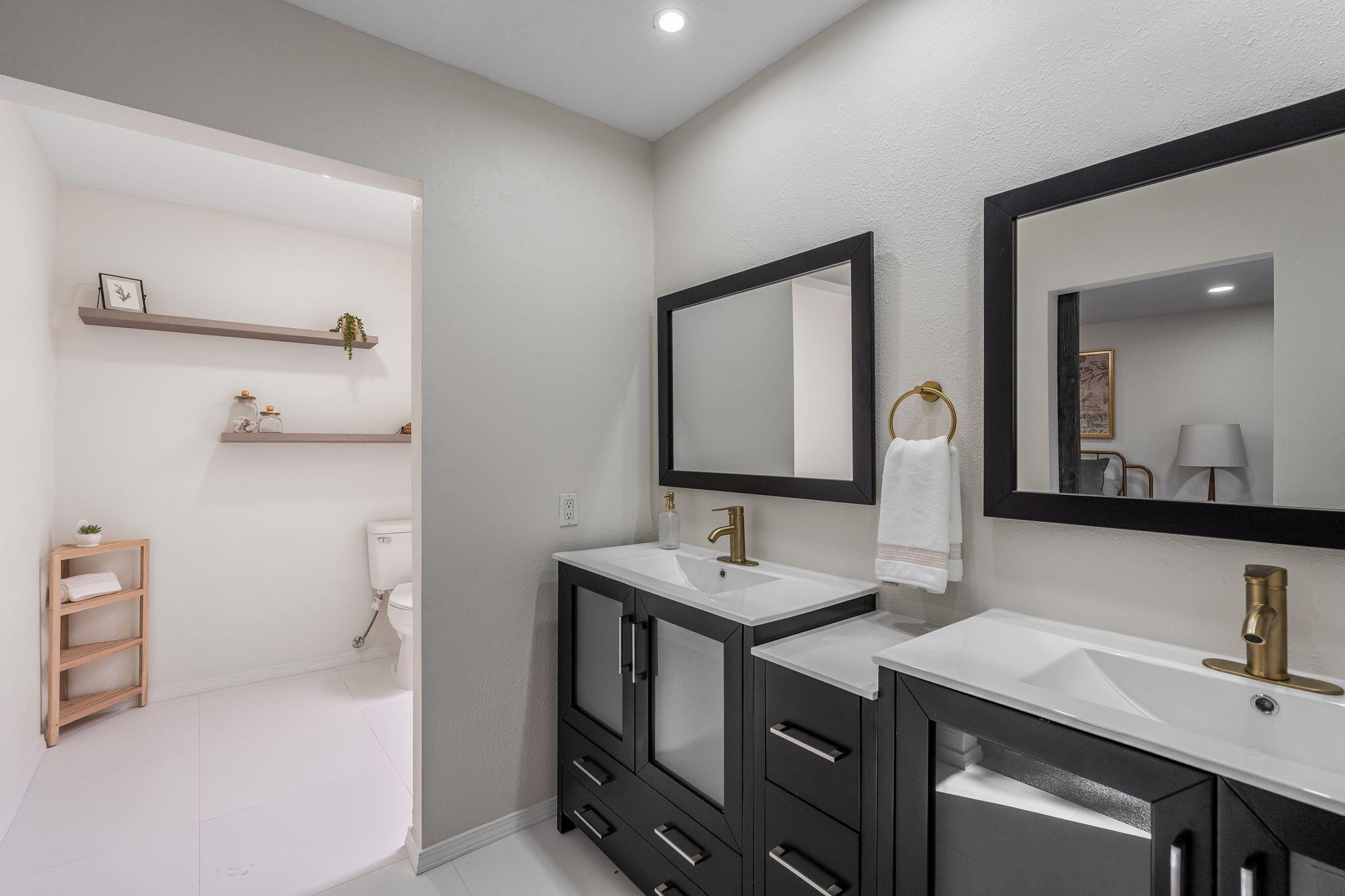 1701 Miracerros Place NE