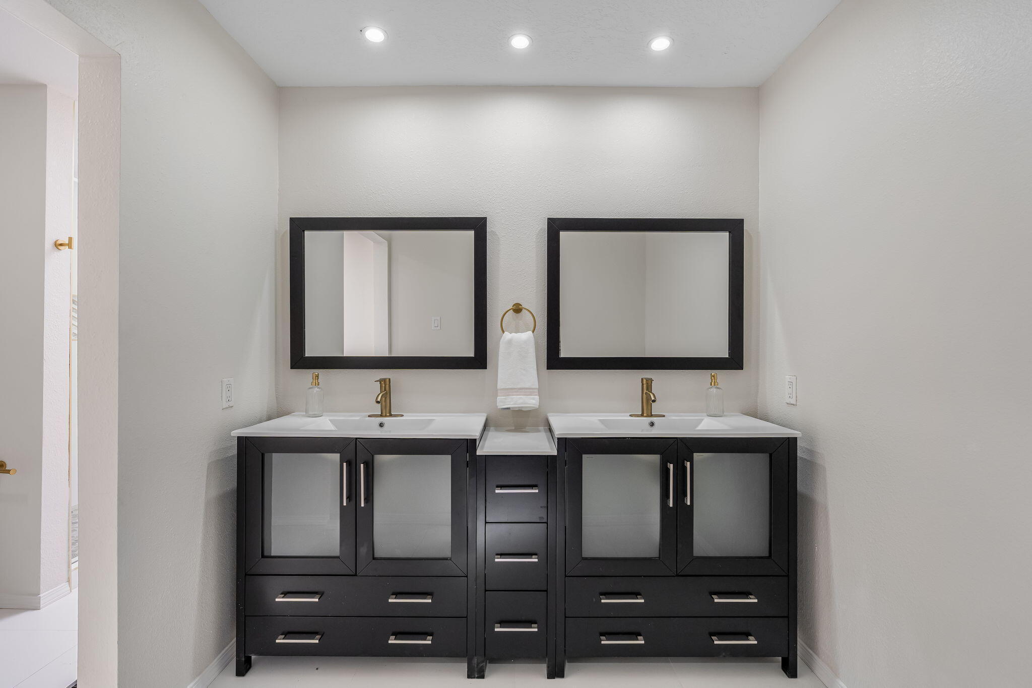 1701 Miracerros Place NE