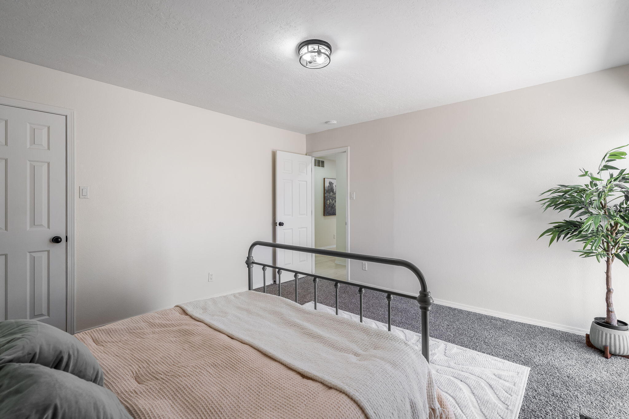 1701 Miracerros Place NE