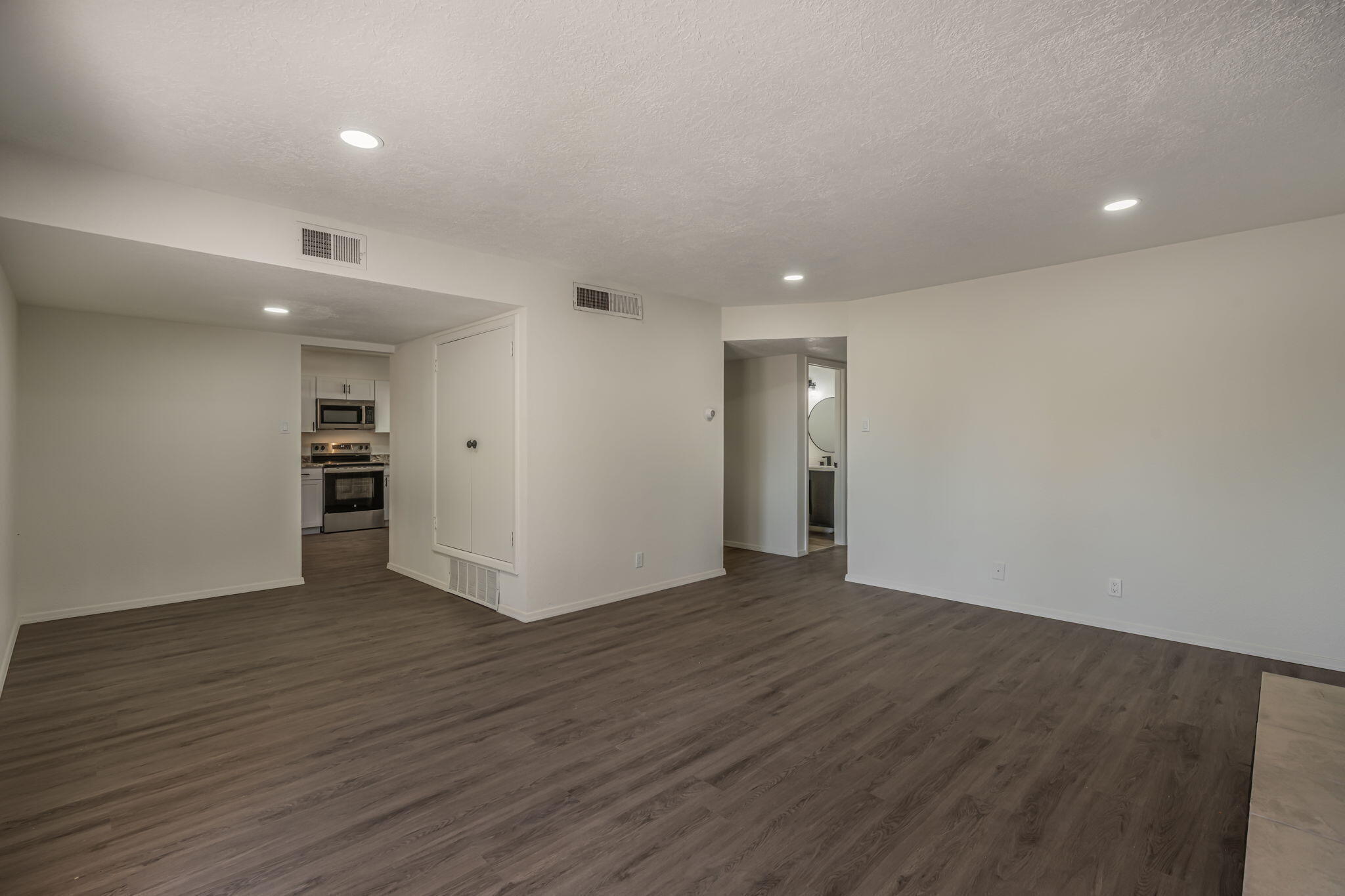 5608 Drake Avenue NW