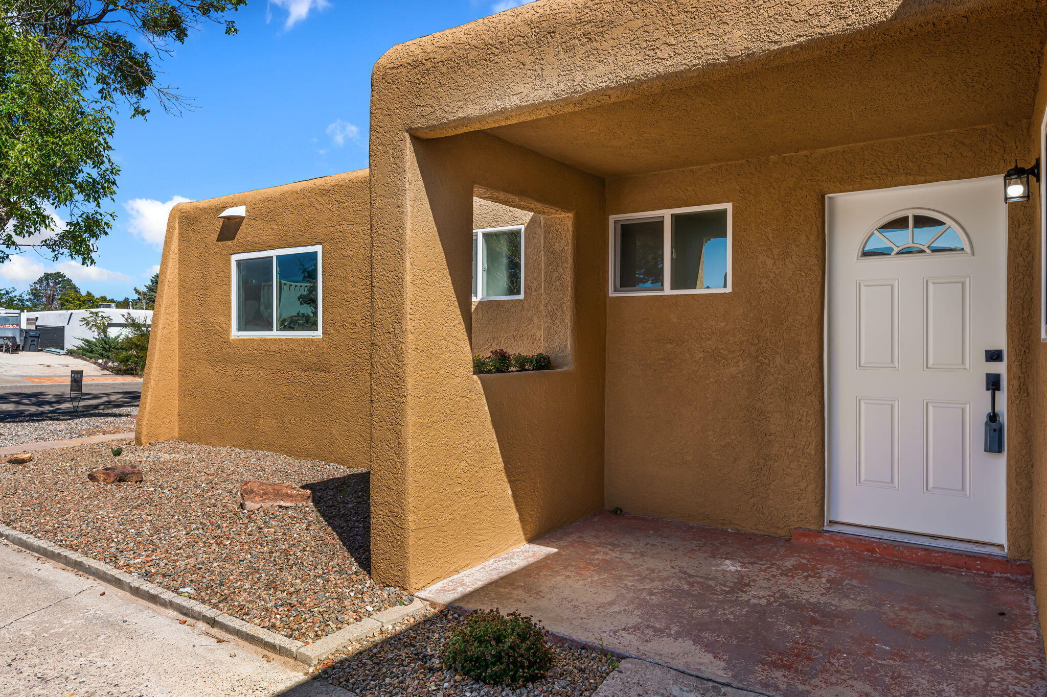 5608 Drake Avenue NW