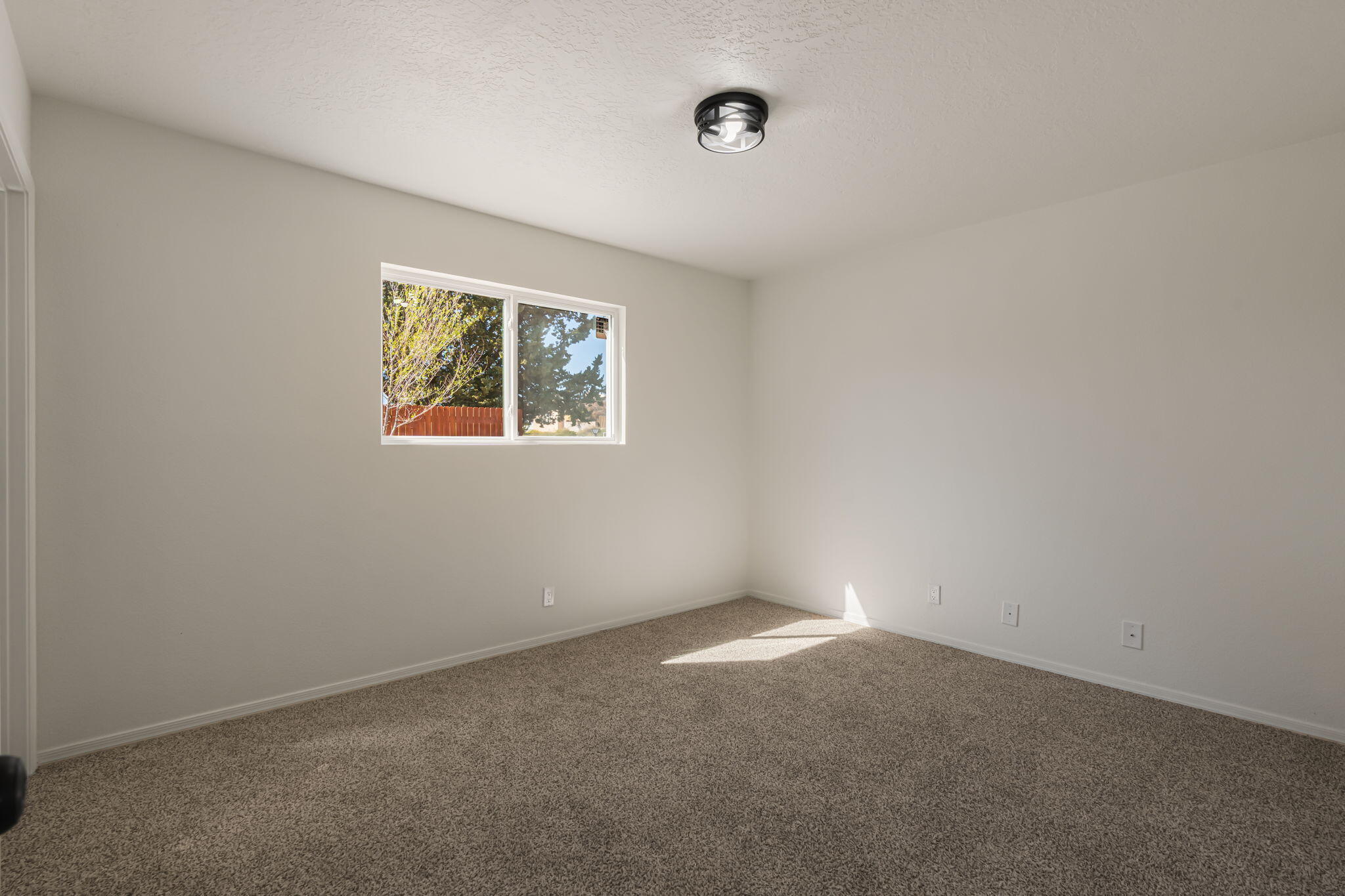 5608 Drake Avenue NW