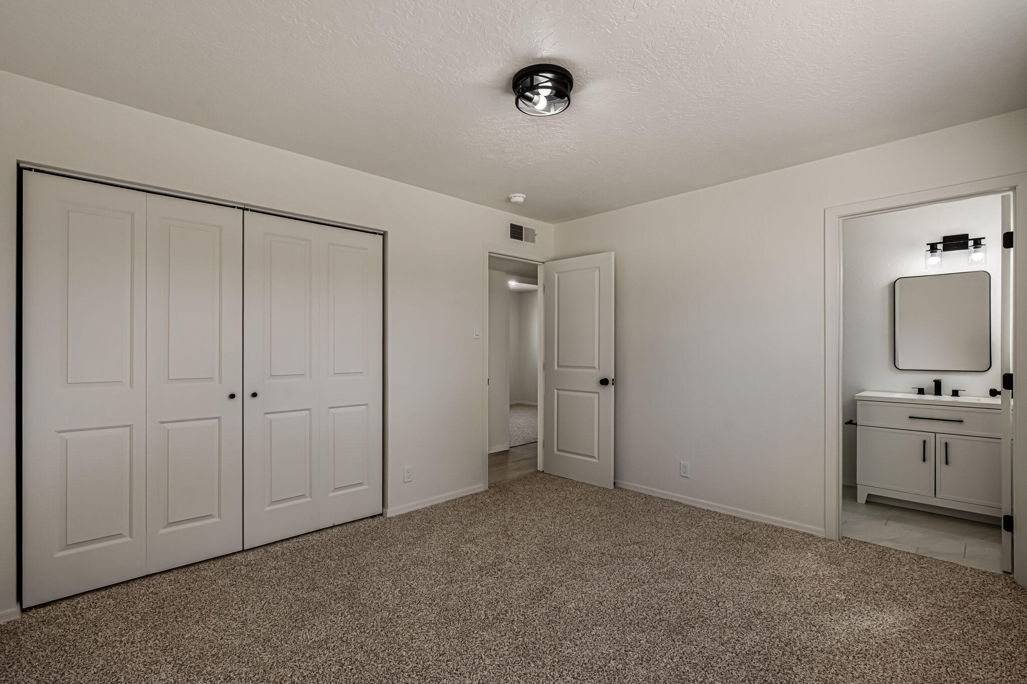 5608 Drake Avenue NW