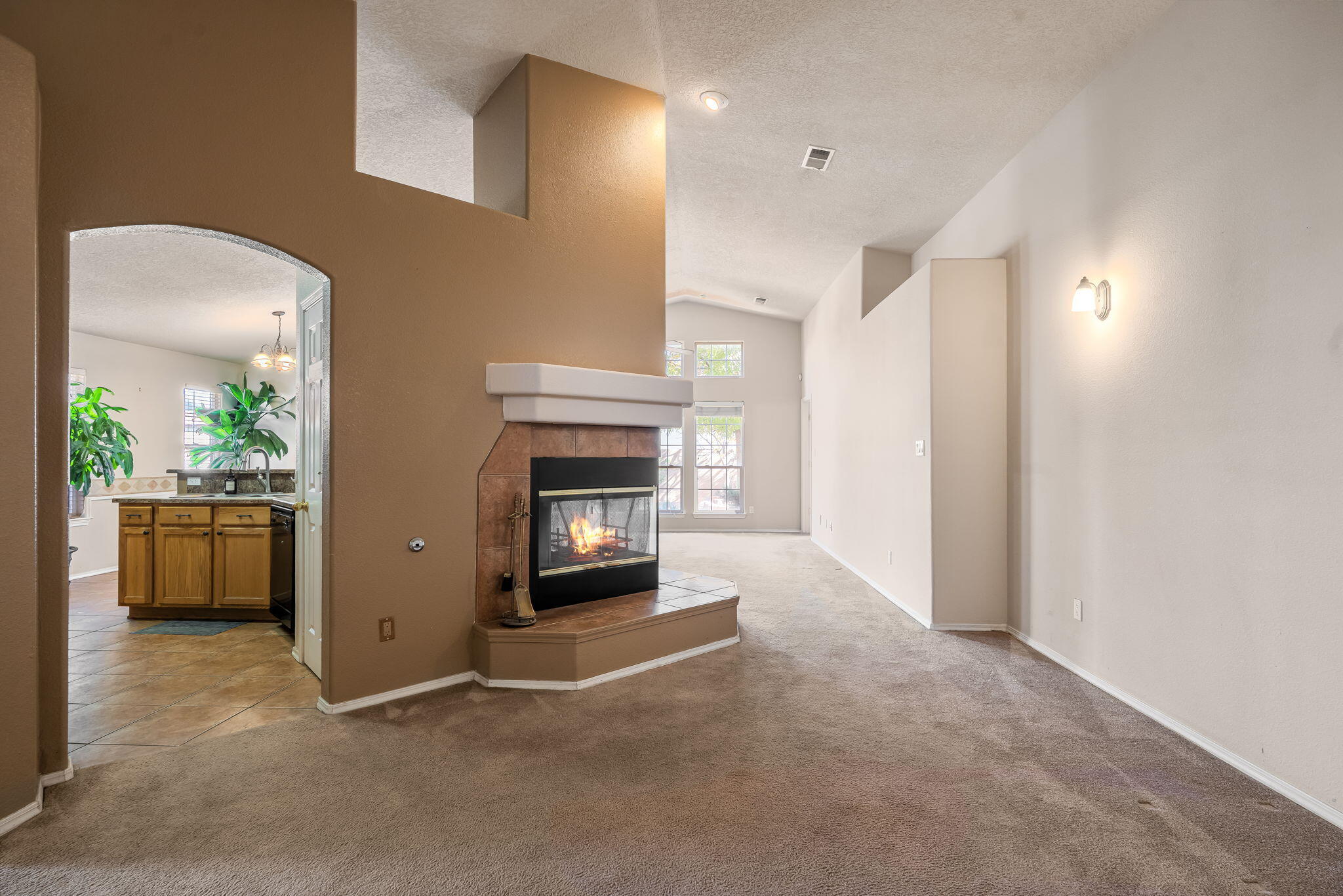 8620 Casa Verde Avenue NW