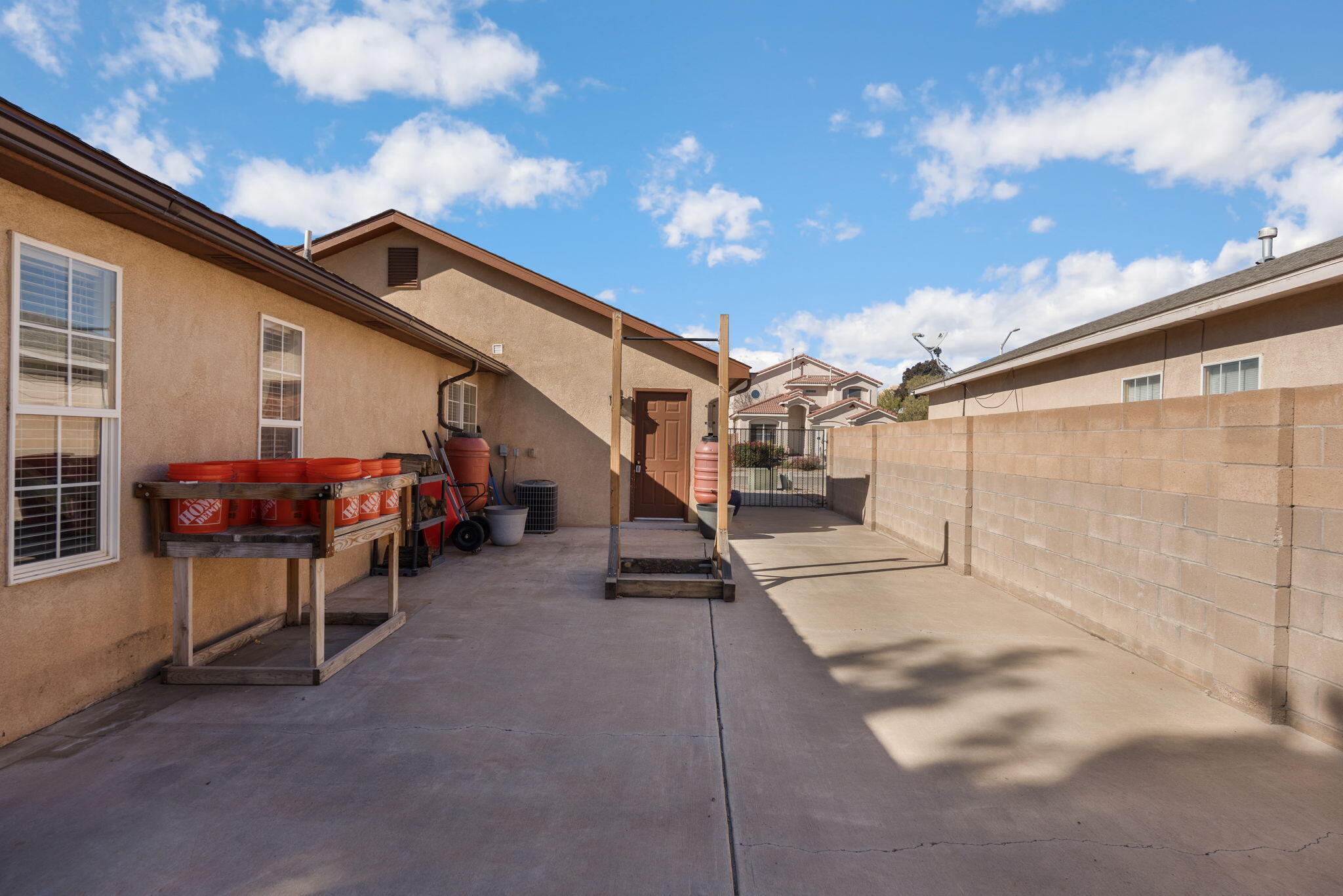 8620 Casa Verde Avenue NW