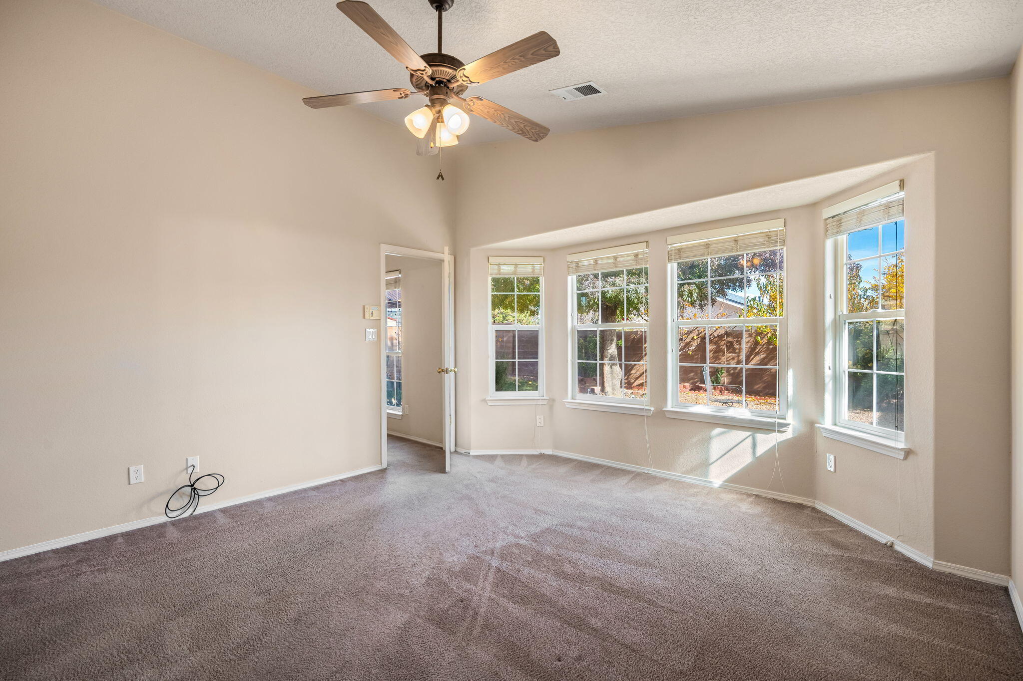 8620 Casa Verde Avenue NW