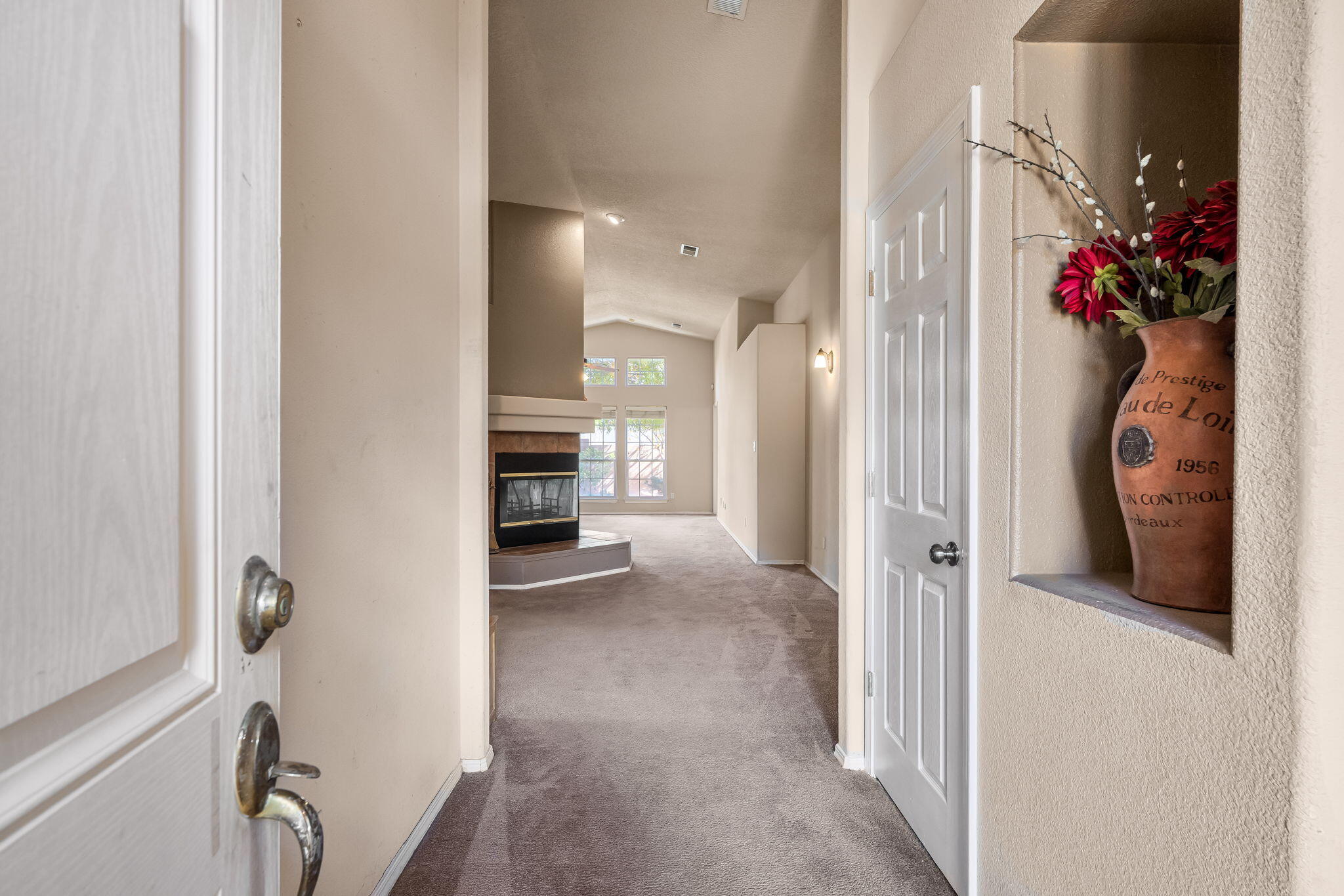 8620 Casa Verde Avenue NW