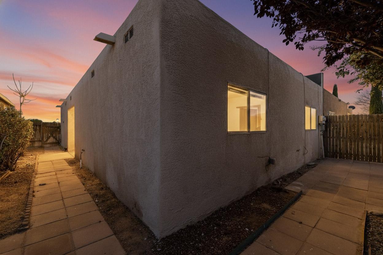 3325 Corona Drive NW