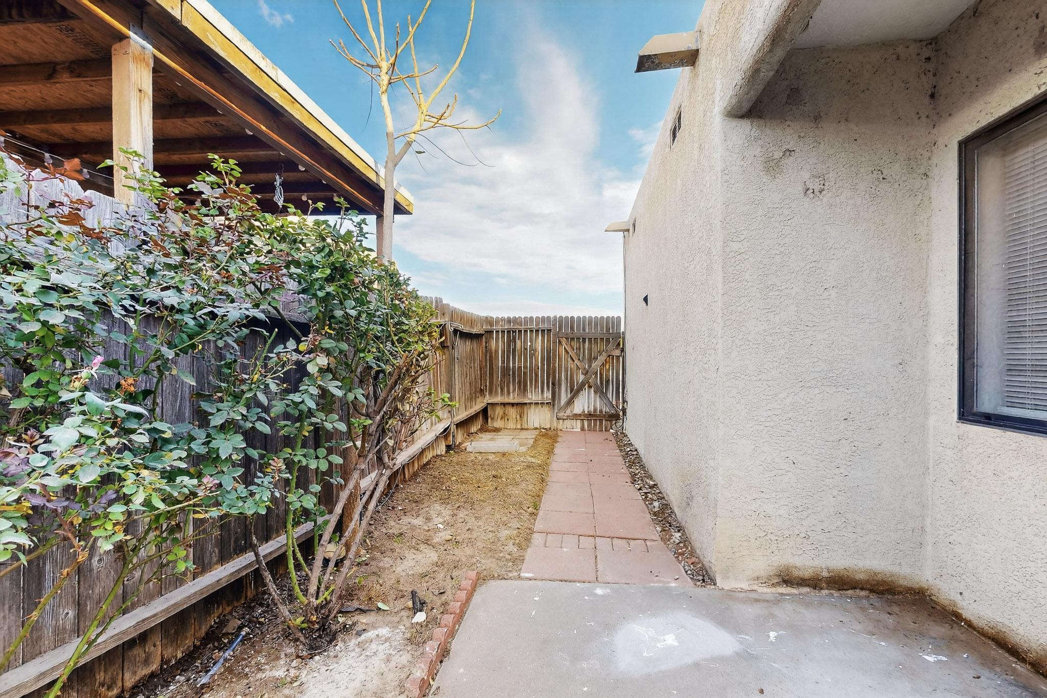 3325 Corona Drive NW