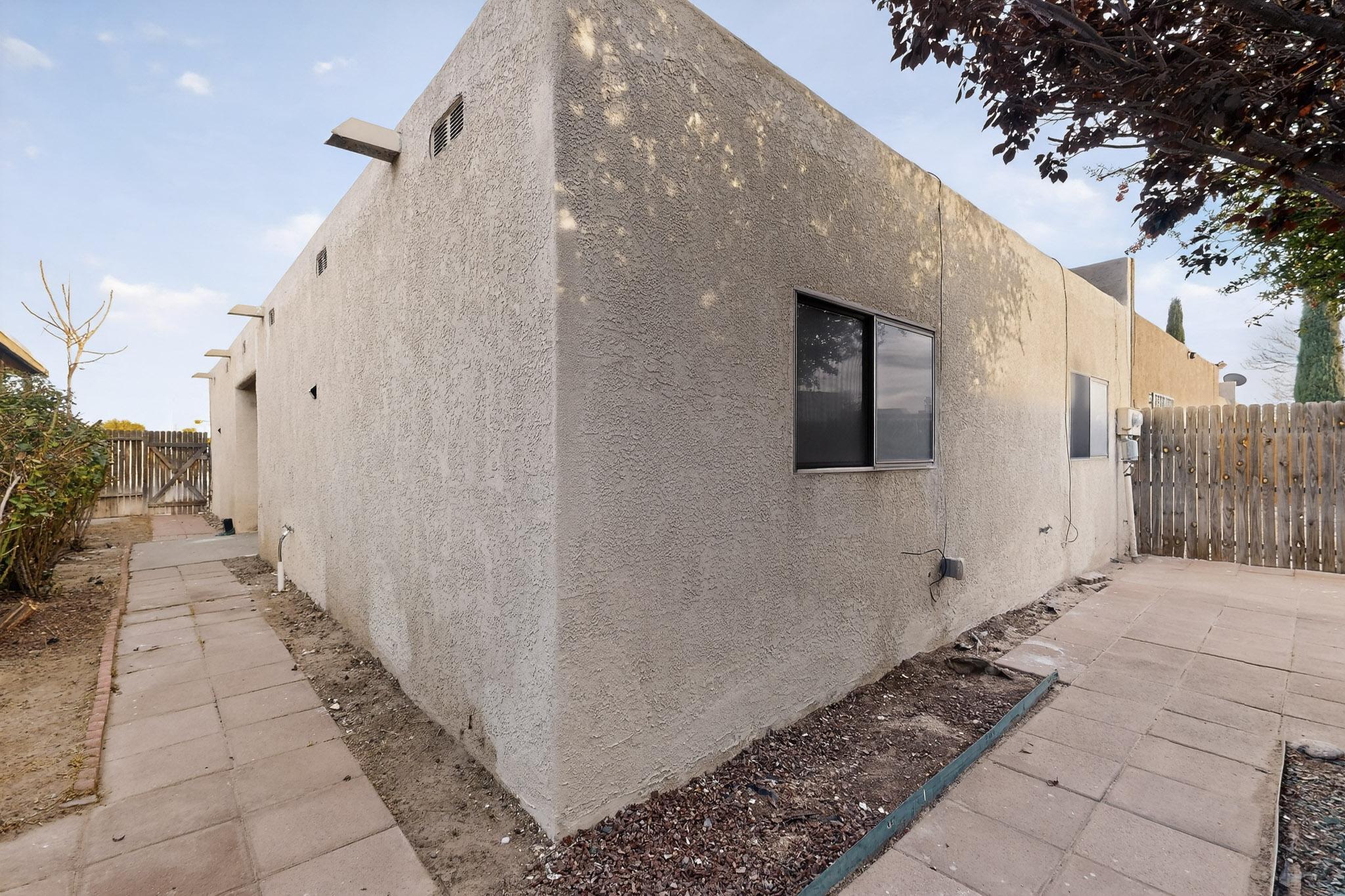 3325 Corona Drive NW