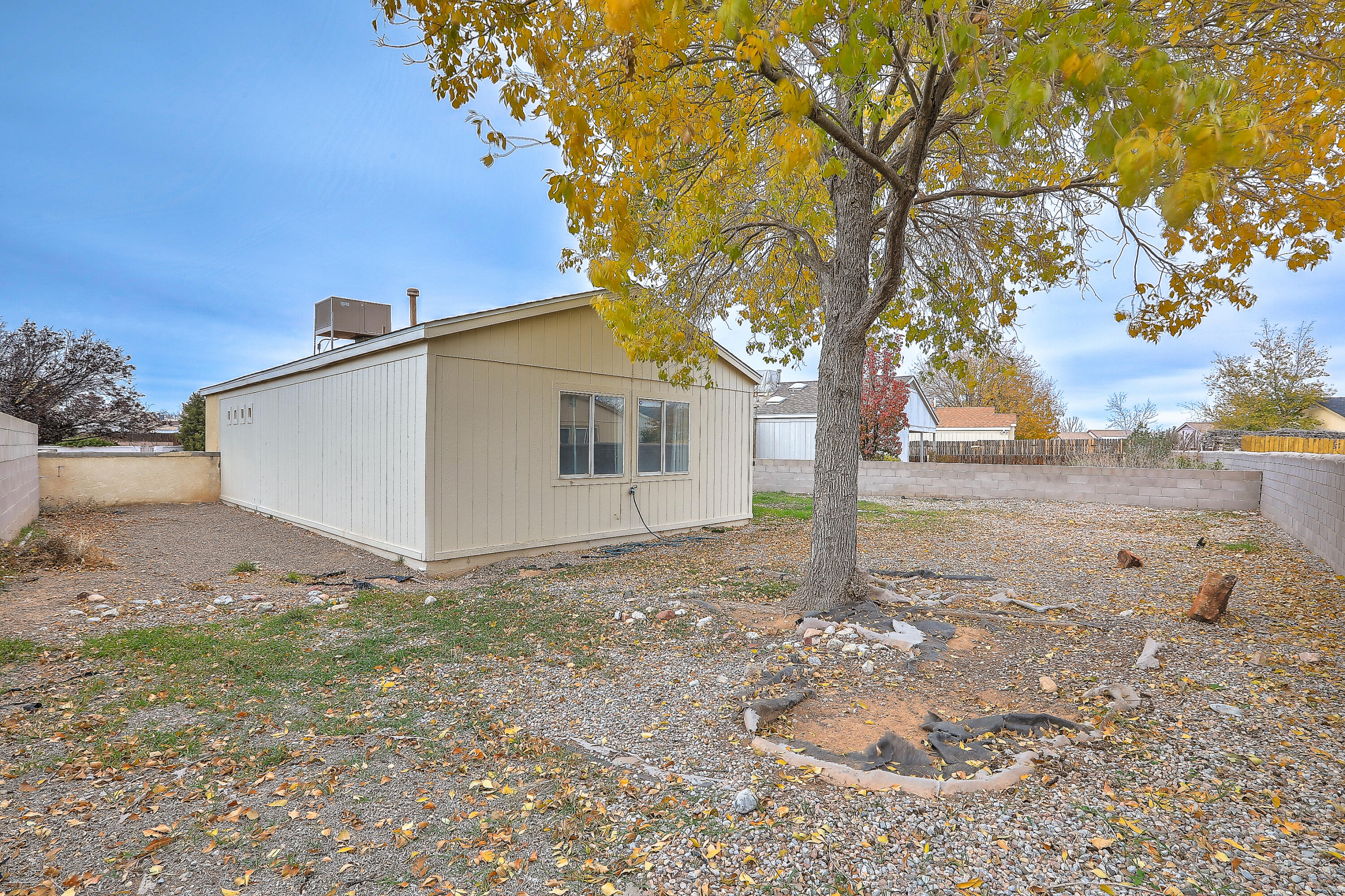 1062 Cactus Drive NE