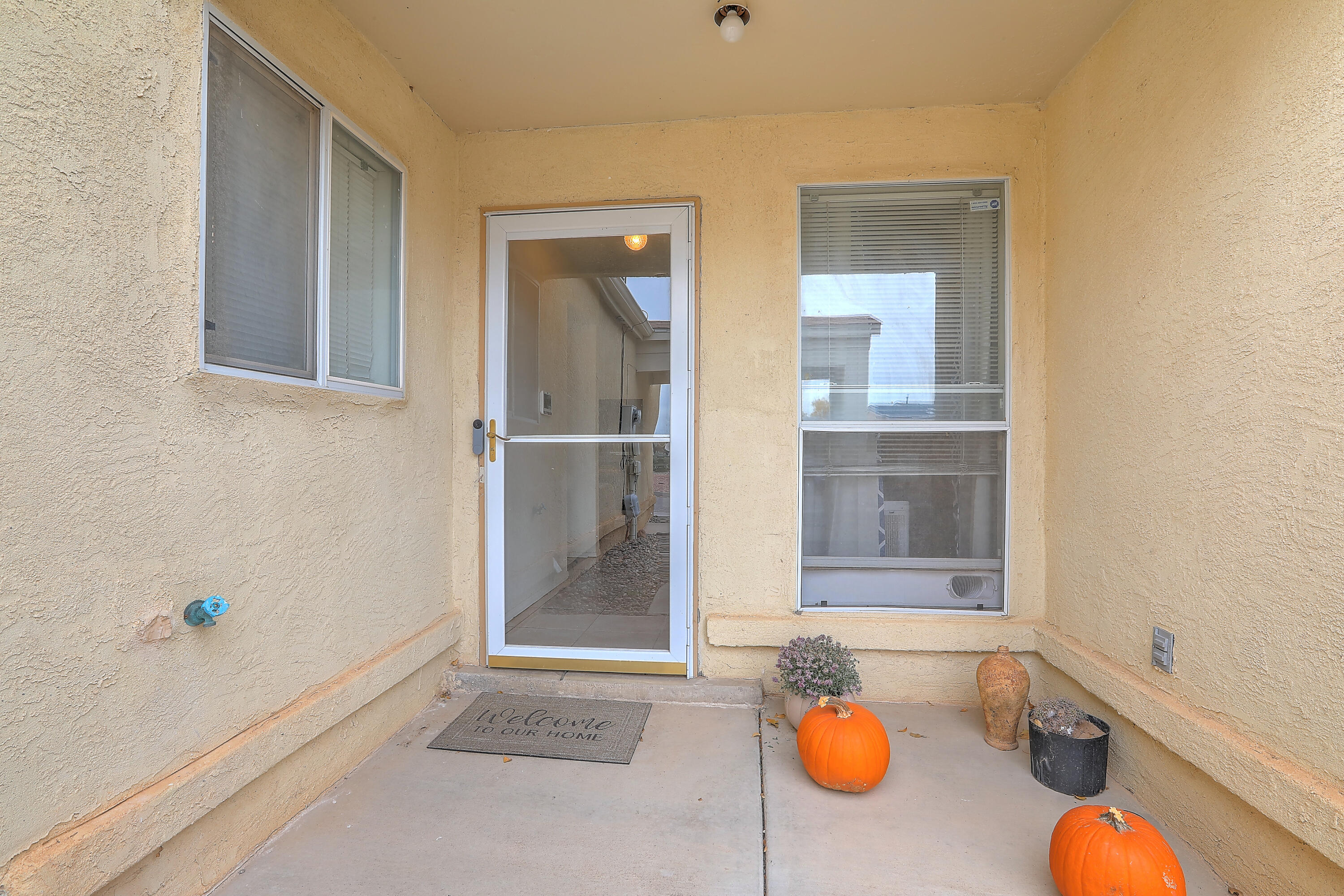 1062 Cactus Drive NE