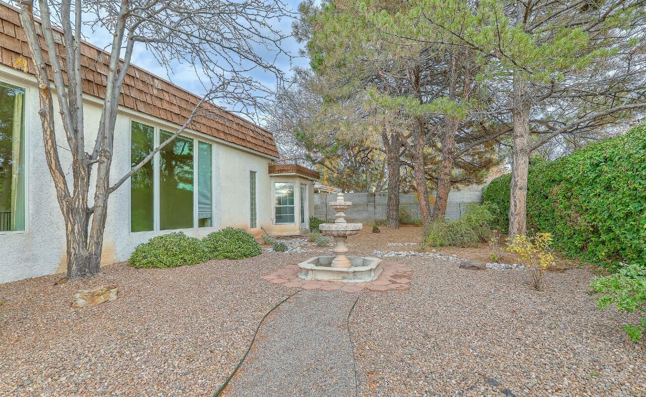742 N Gila Road NE