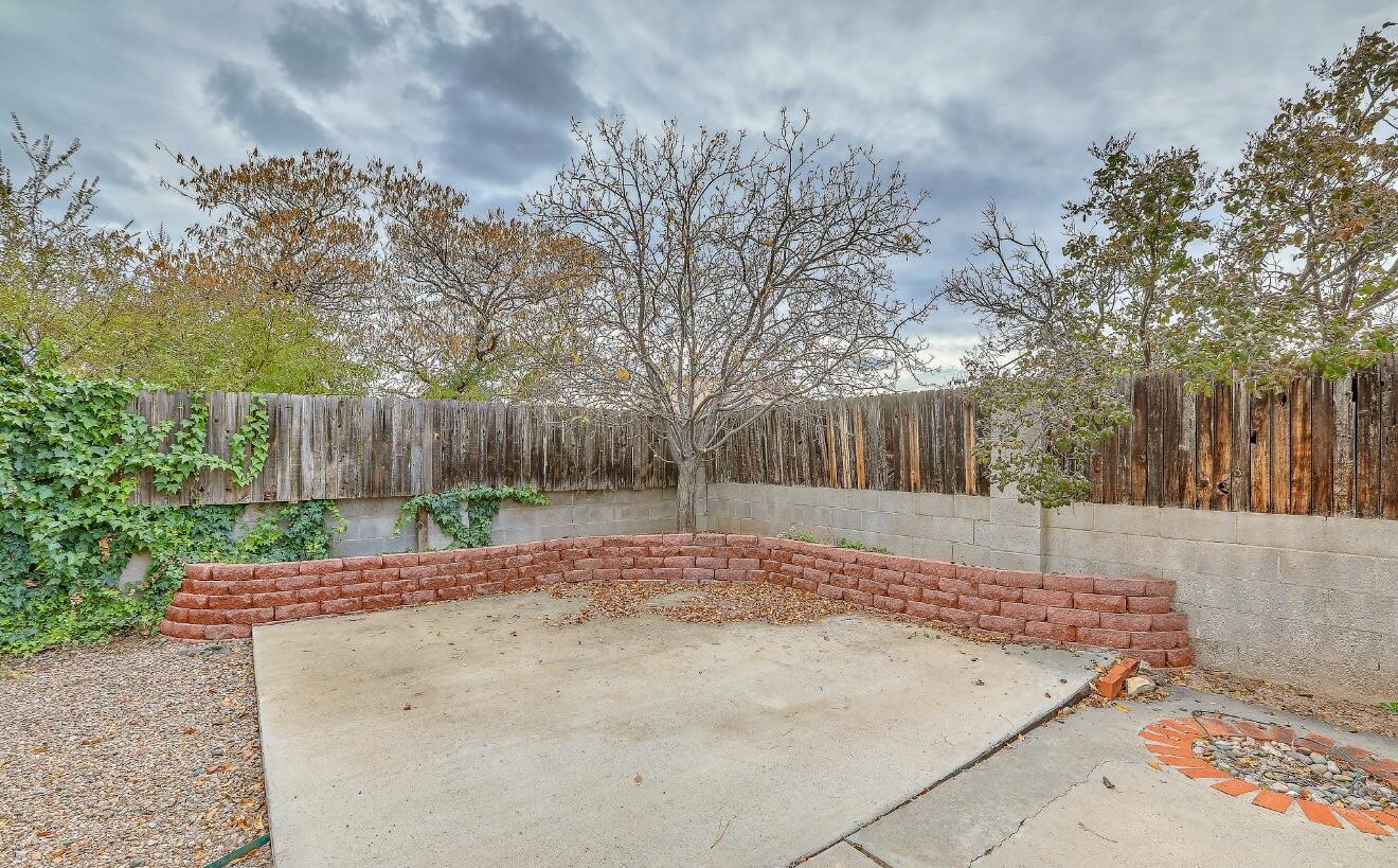 742 N Gila Road NE