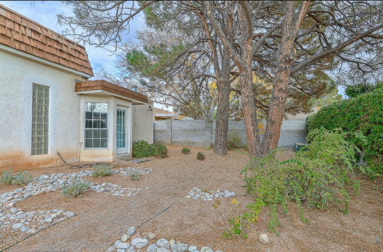 742 N Gila Road NE