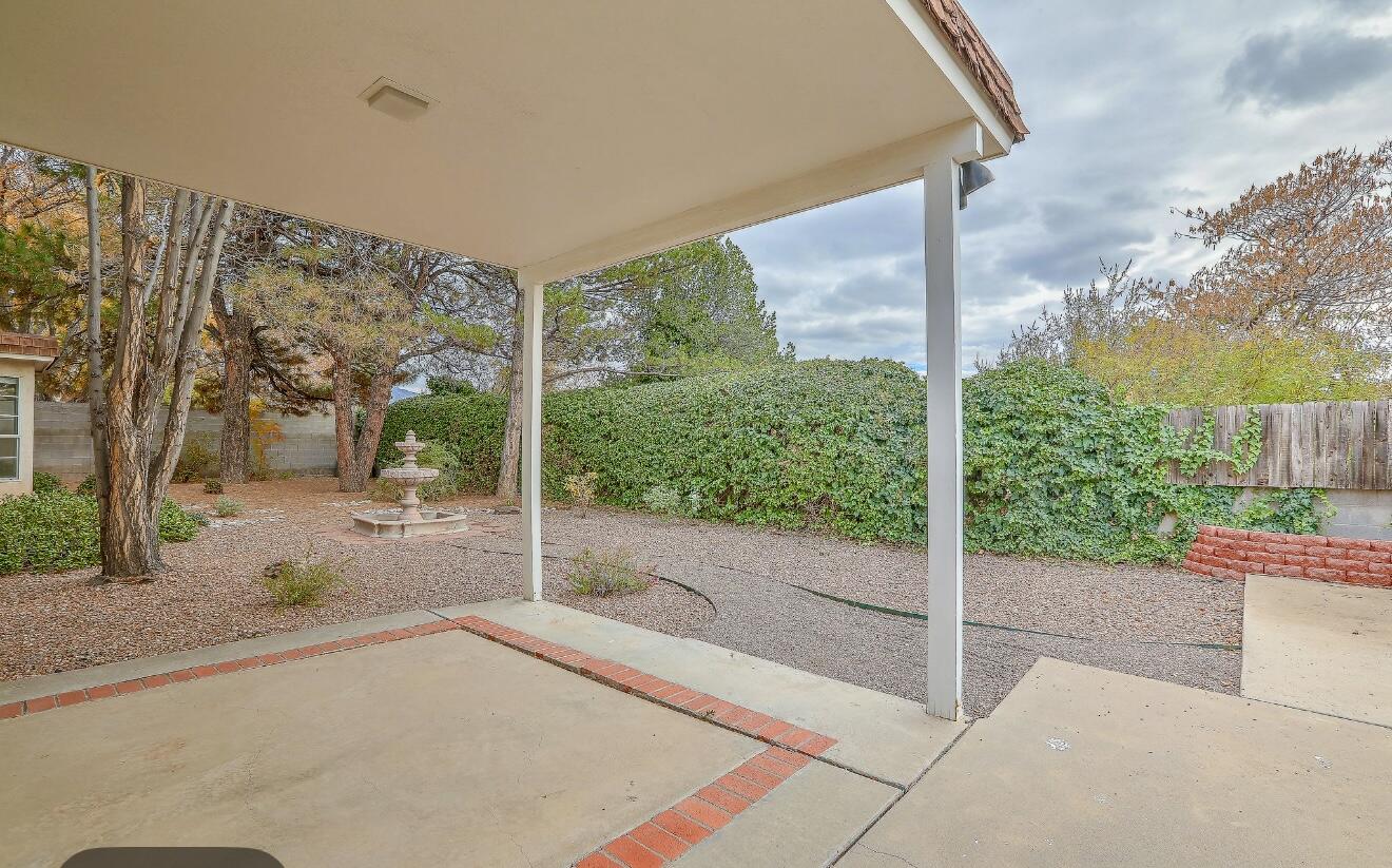 742 N Gila Road NE