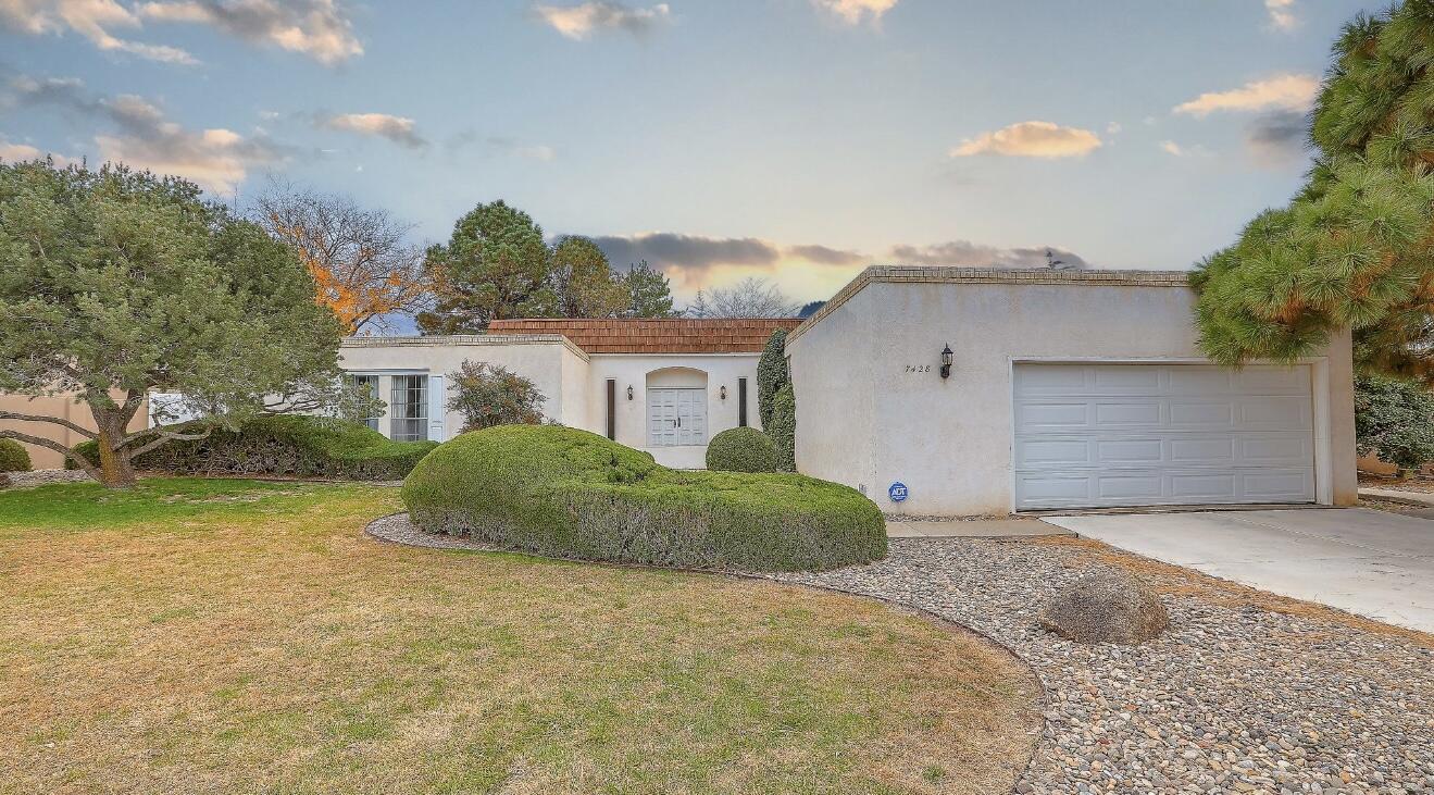 742 N Gila Road NE