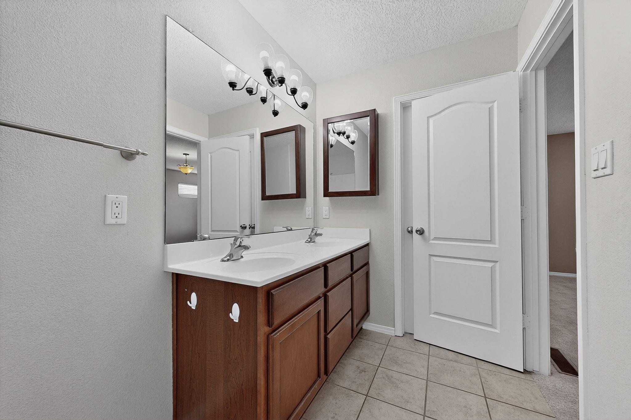 2229 CORTINA Loop SE