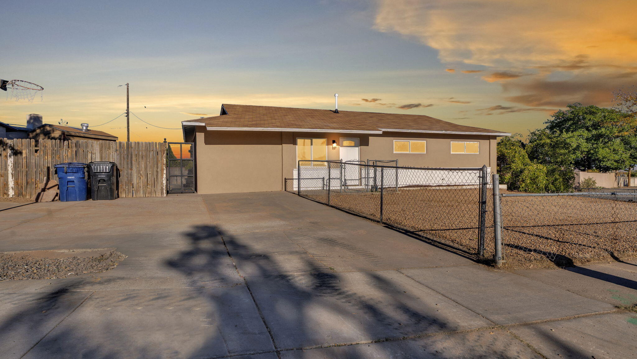 1146 Tomas Street SW