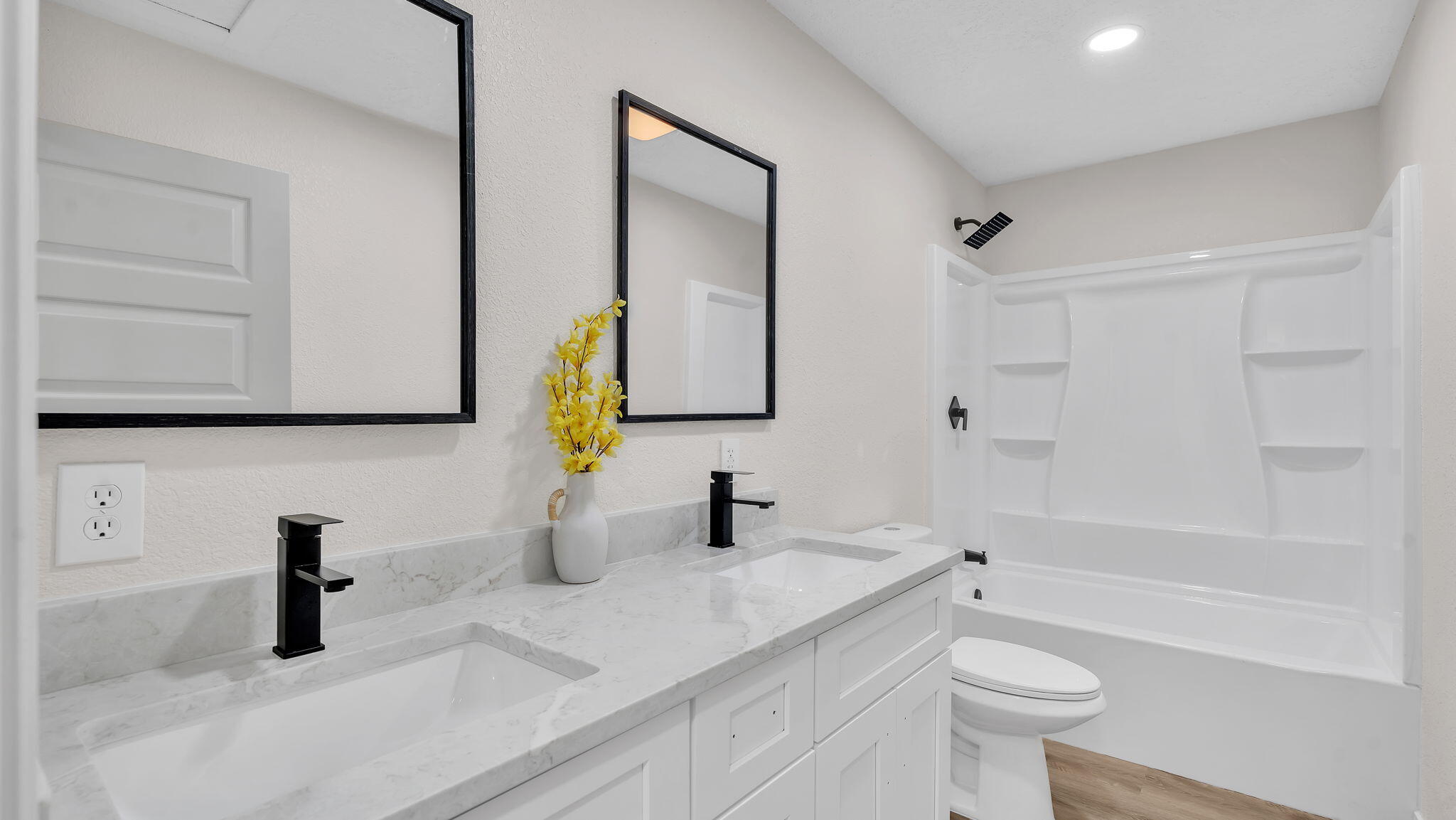 1146 Tomas Street SW