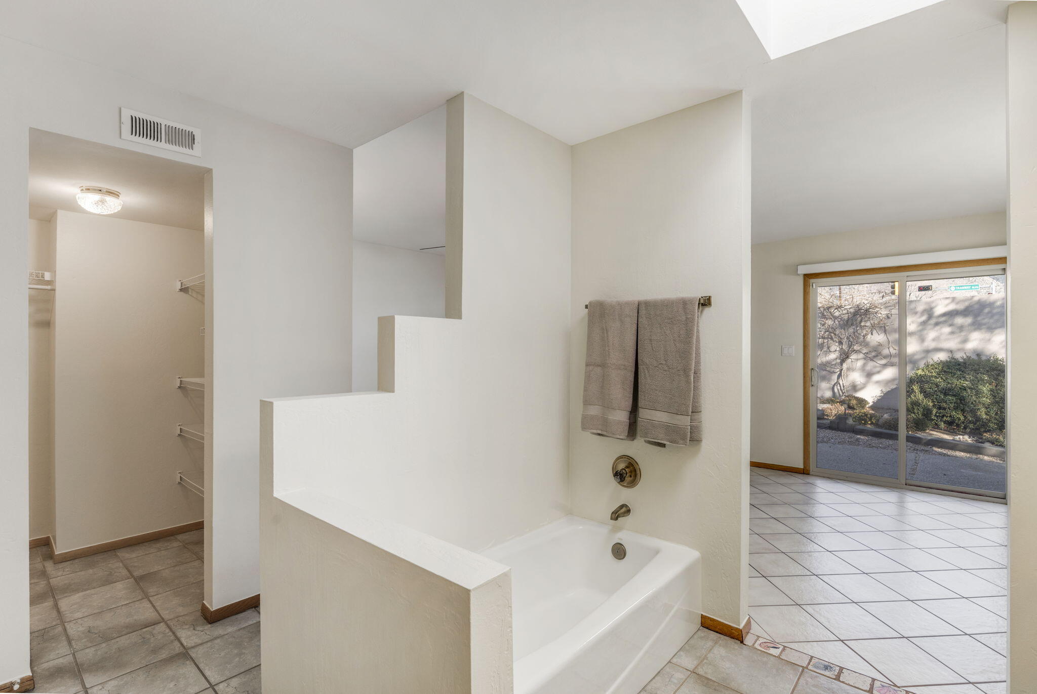 2402 Tramway Terrace Court NE